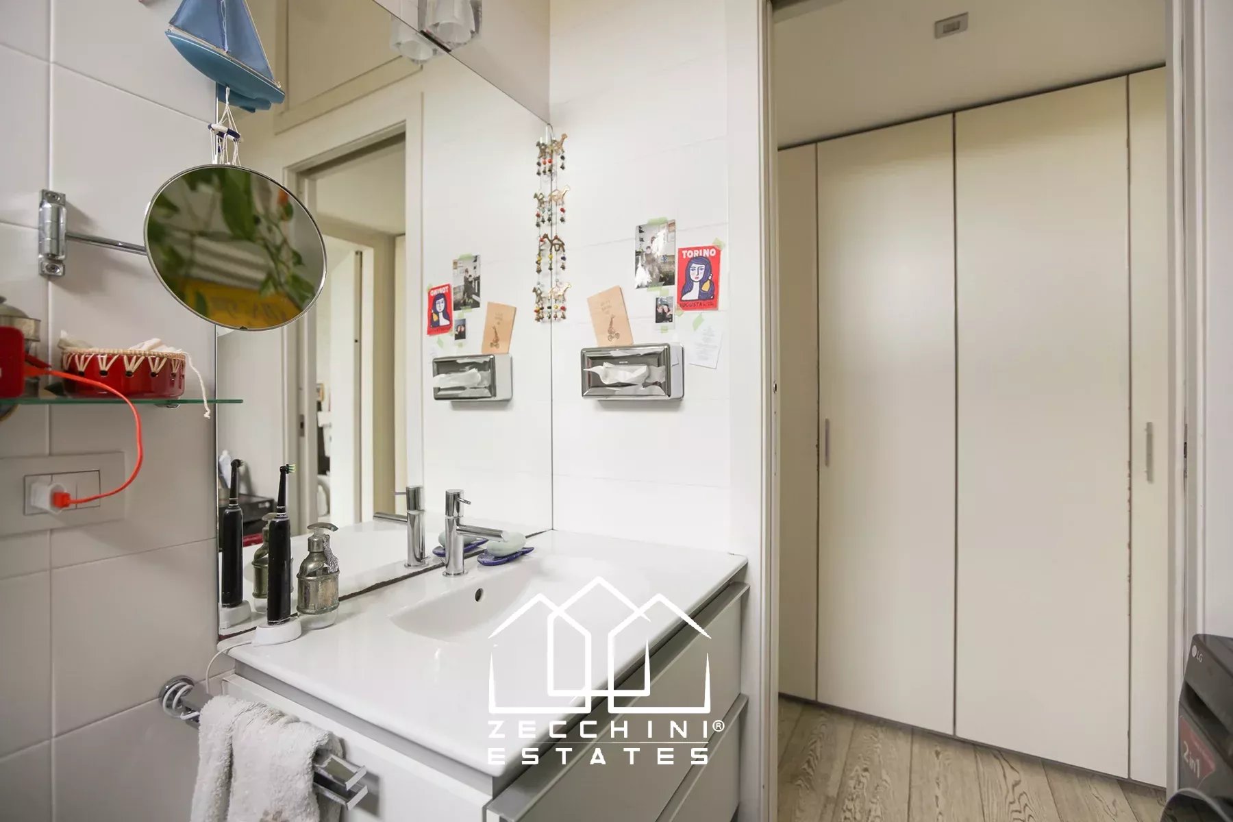 Pleasant one-bedroom with large terrace.