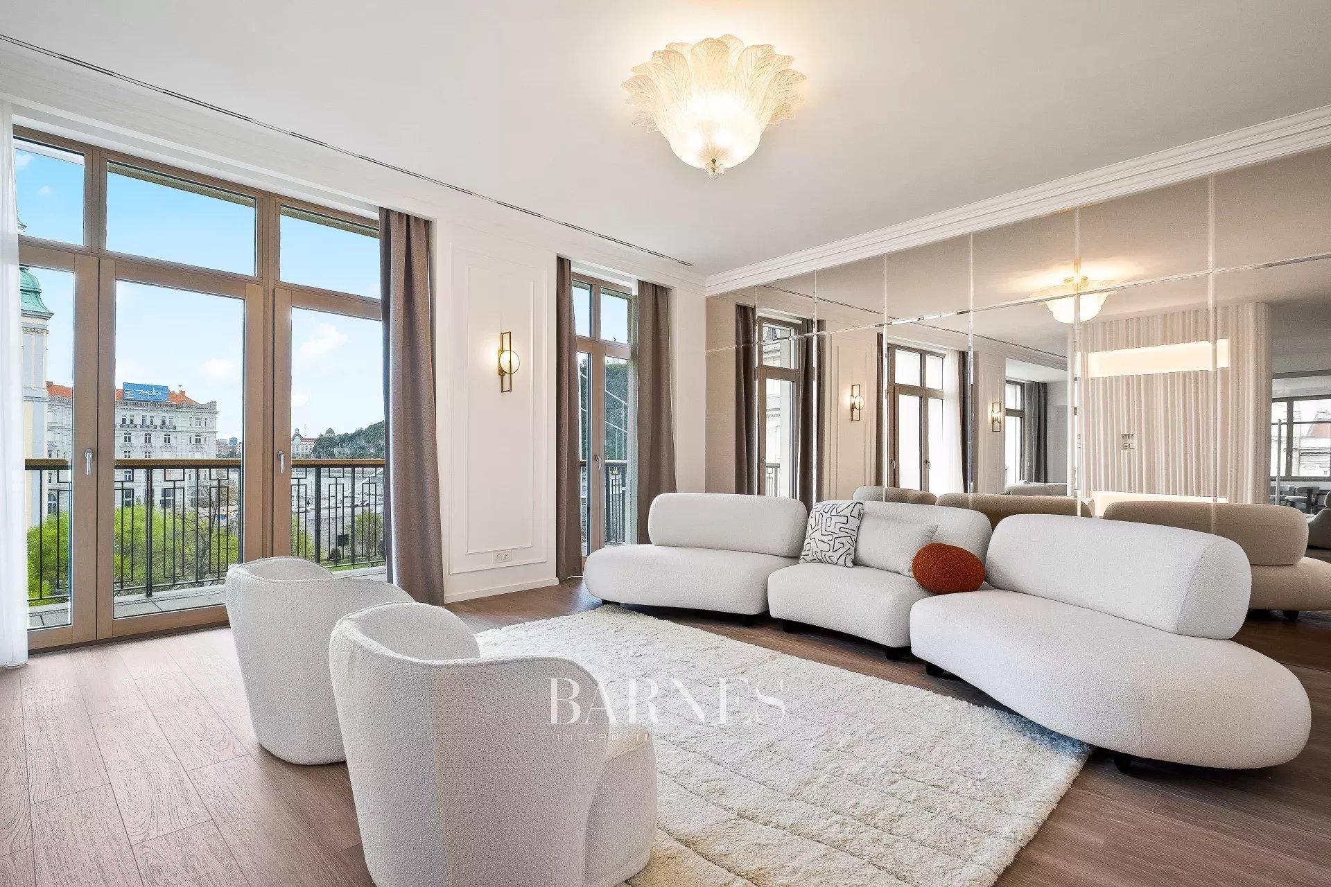 Palace M15 Residence - Panoramic Danube-View Luxury Residences in the Heart of Budapest