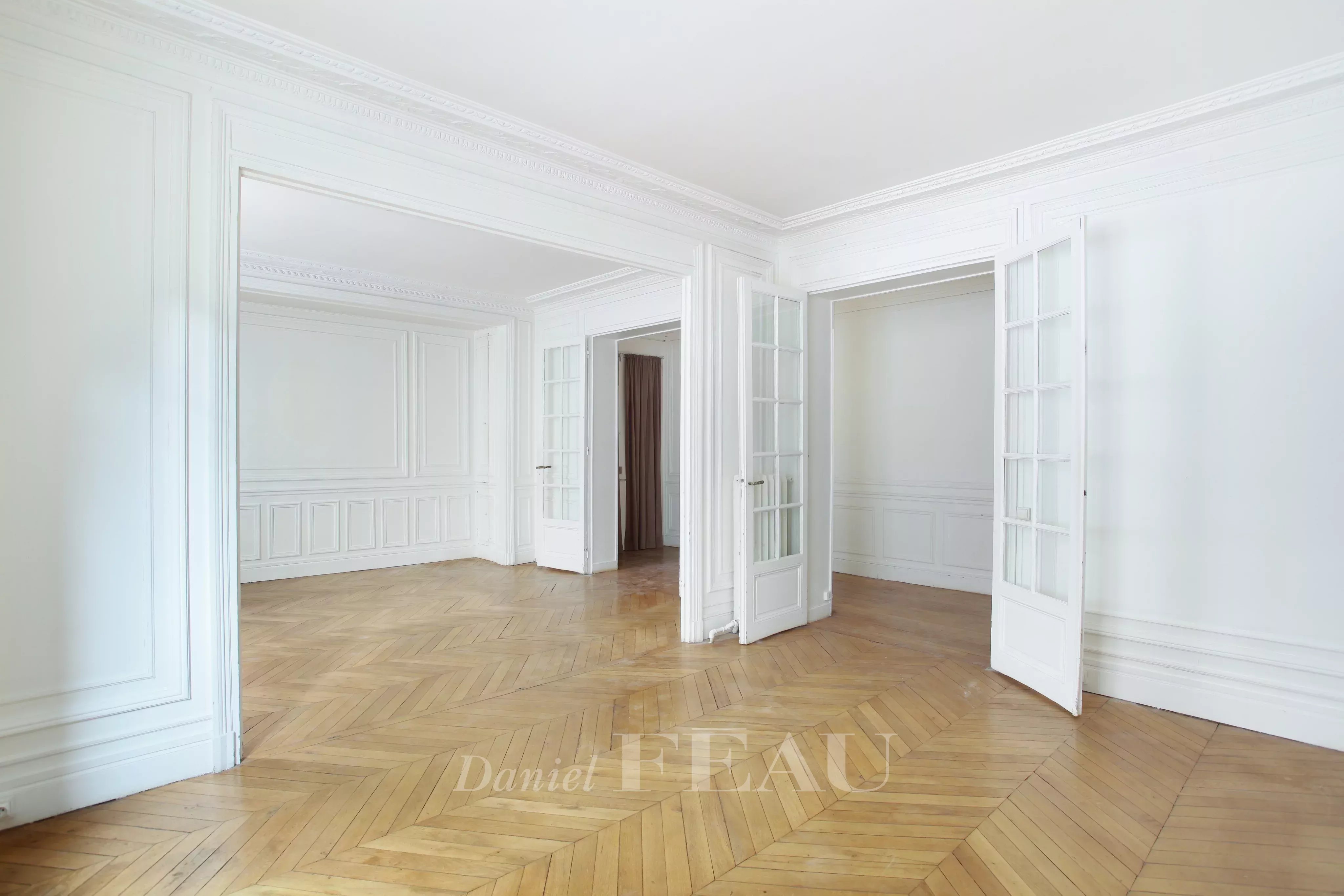 Sale Apartment Paris 16th
