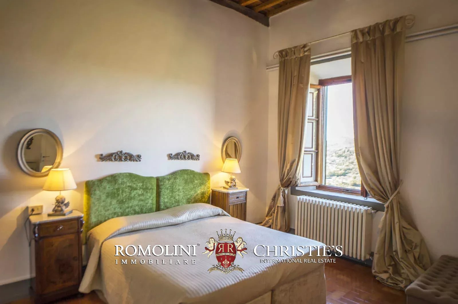 LUXURY HISTORICAL VILLA FOR SALE IN RADDA IN CHIANTI, TUSCANY