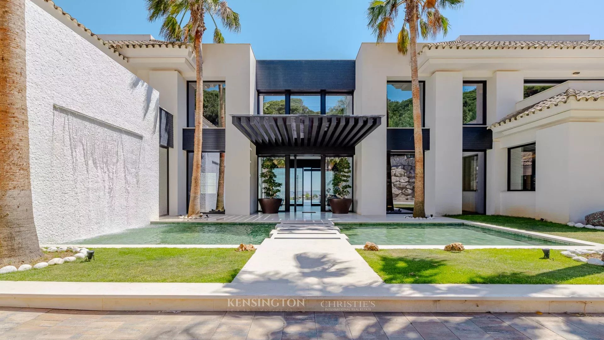 4 Bedroom Villa/Townhouse's Image 10