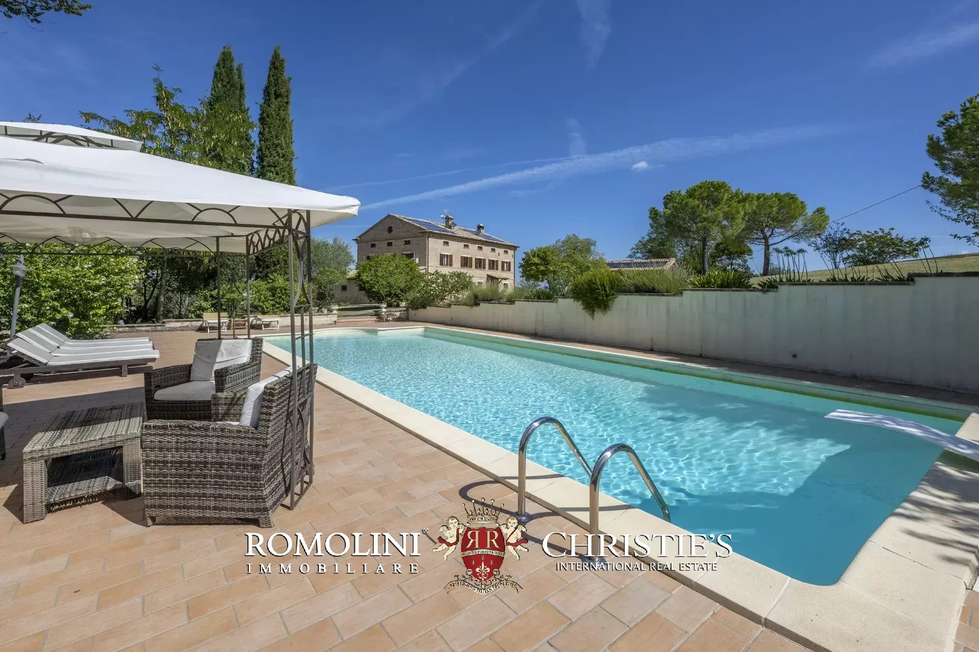4 Bedroom Villa/Townhouse's Image 6