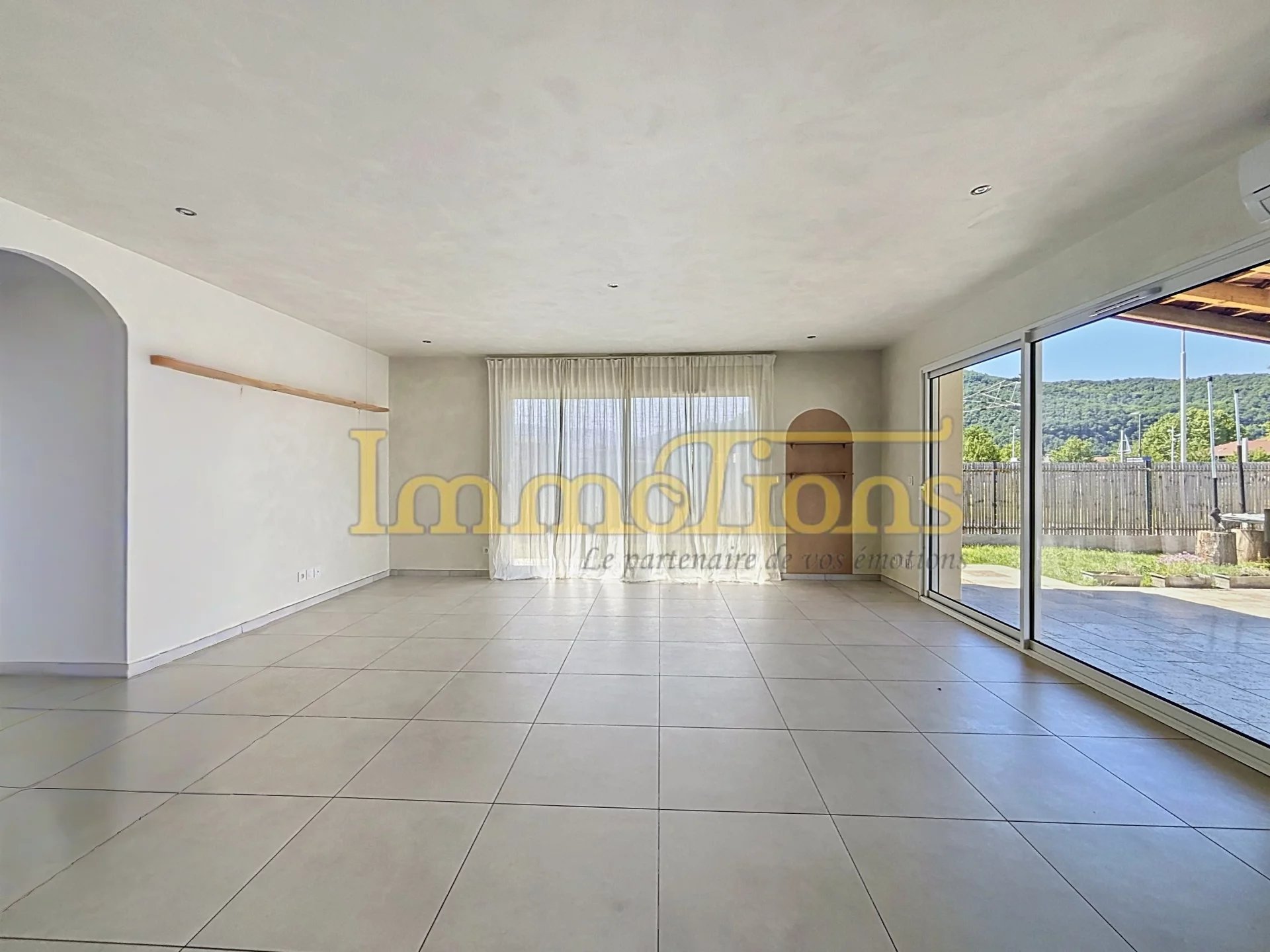 Sale House Saint-Hilaire-du-Rosier