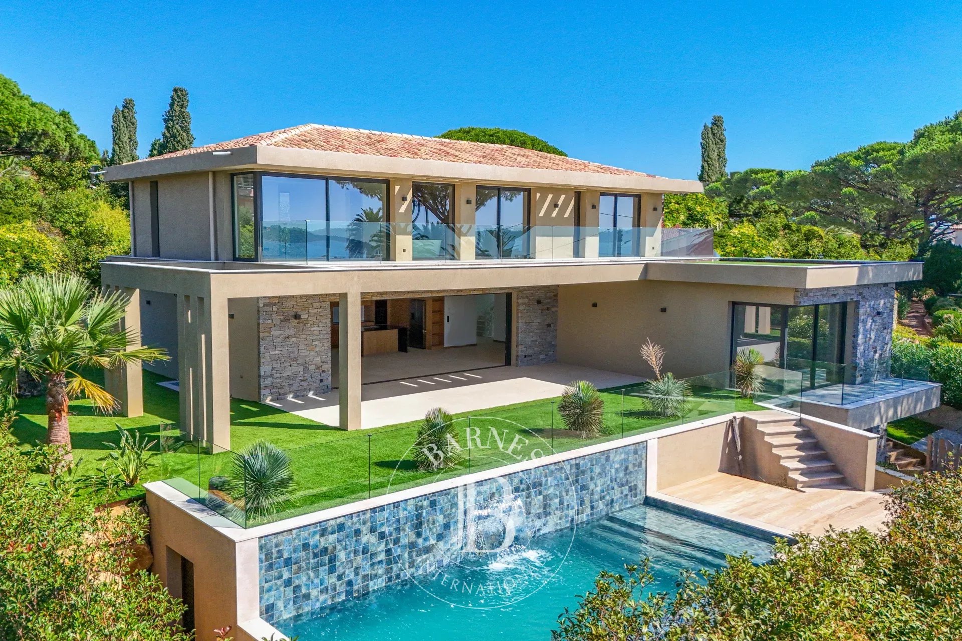 Villa Sainte-Maxime - picture 1