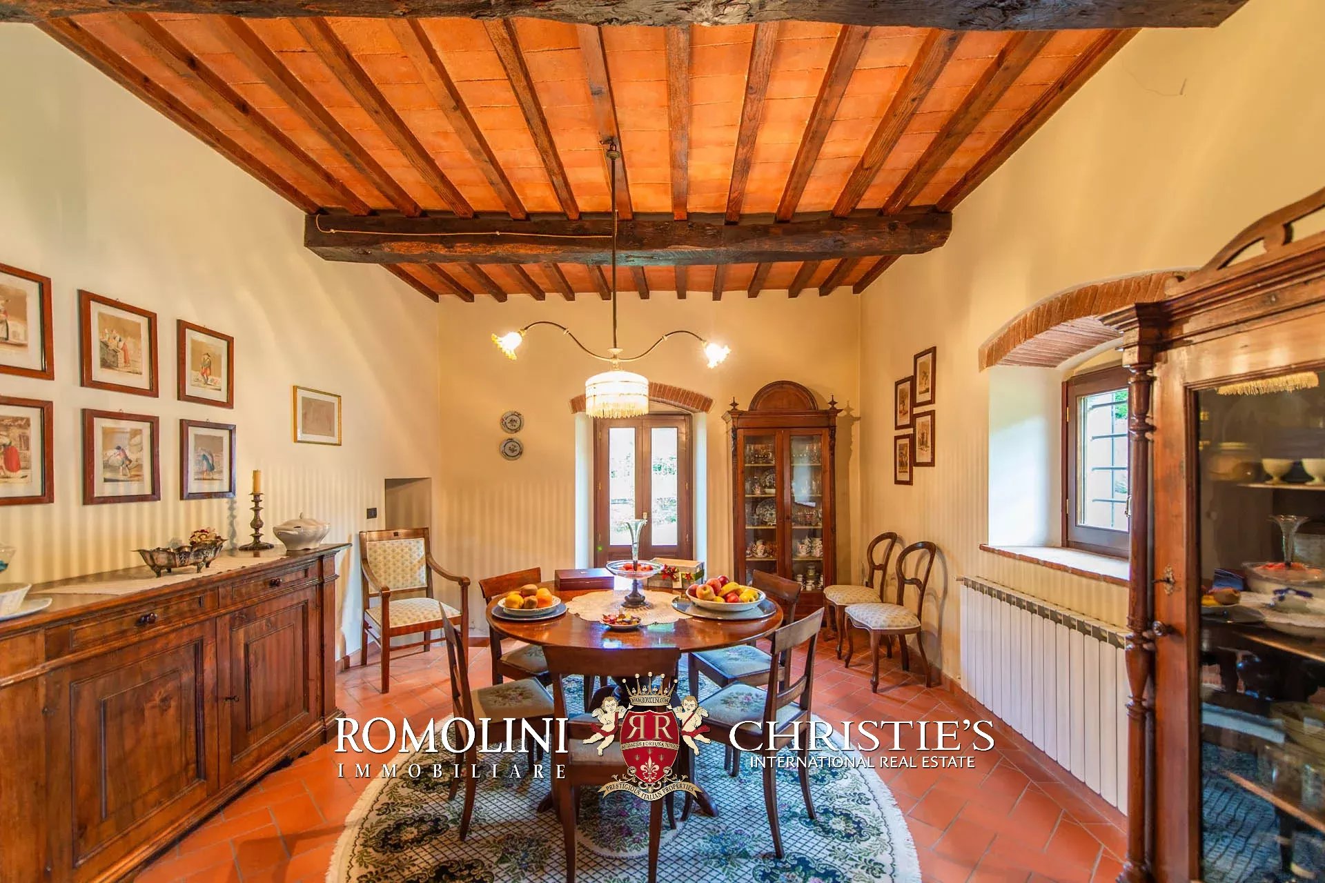 6 Bedroom Villa/Townhouse's Image 23