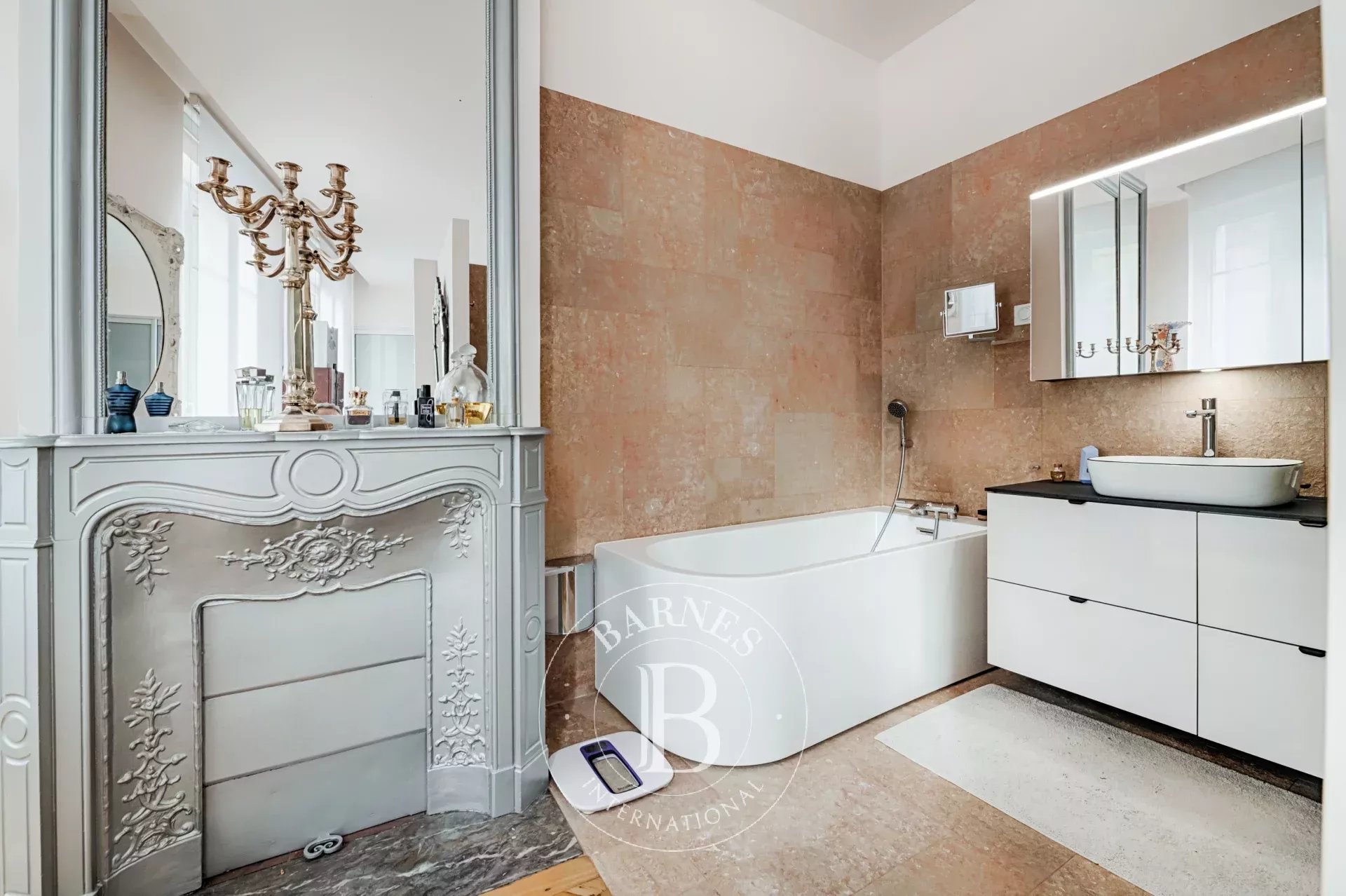 Daire Paris 4ème - picture 25