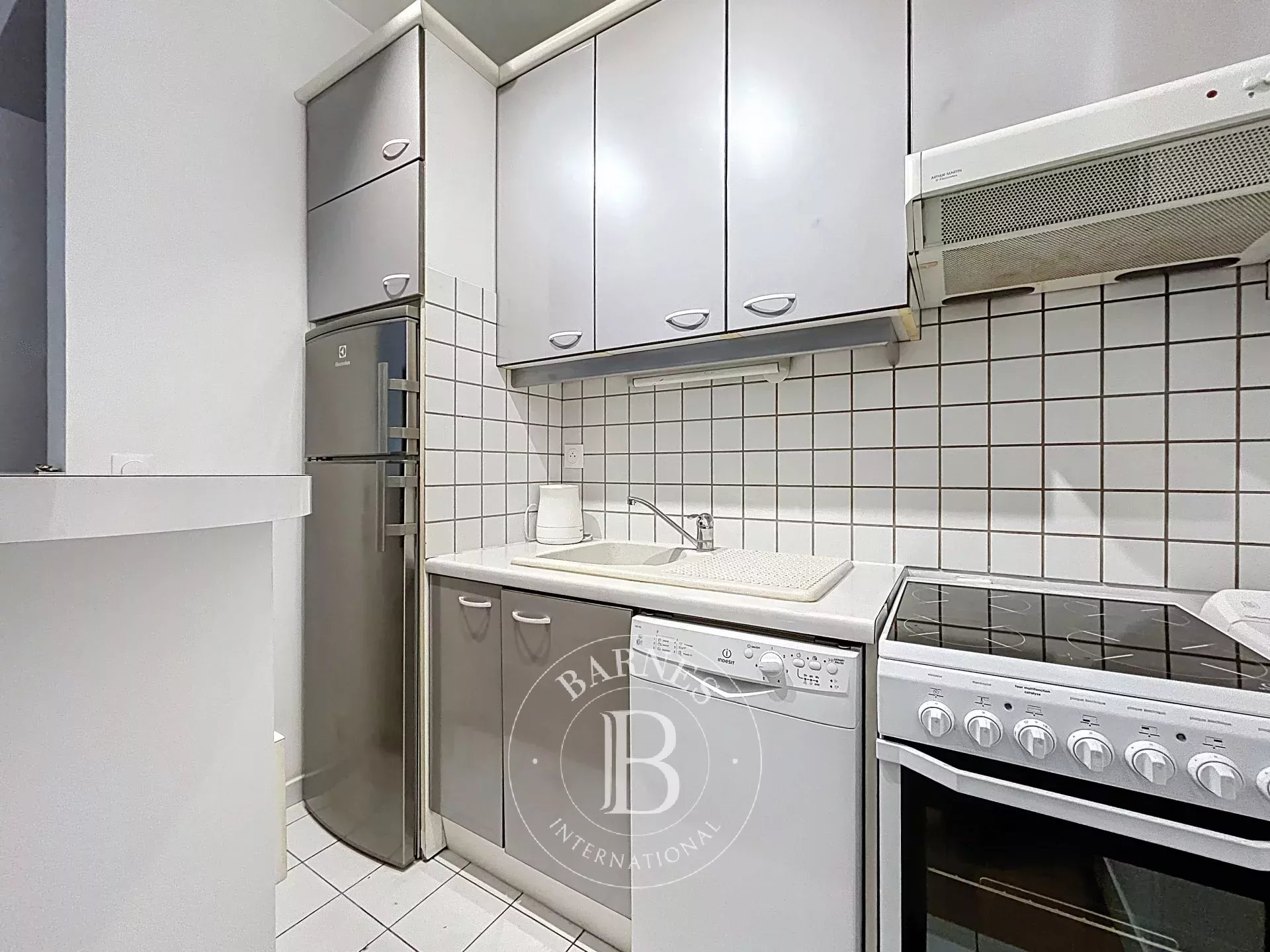 The BARNES rental department... - picture 3