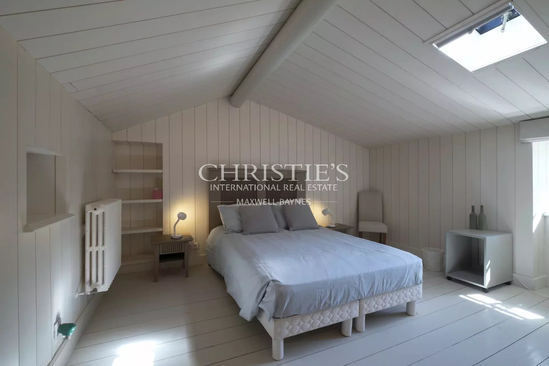 10 Bedroom Villa/Townhouse's Image 28