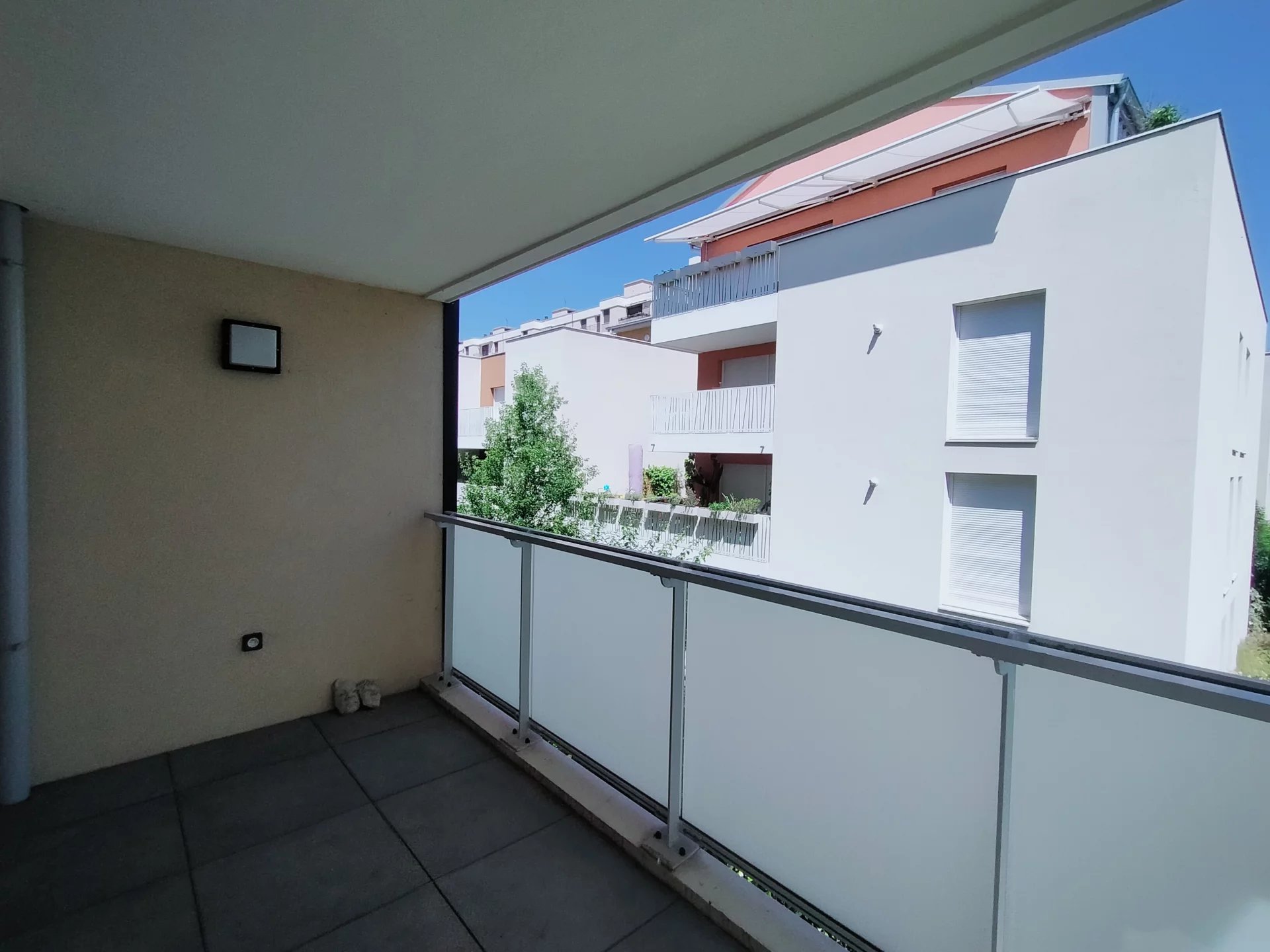 4555438 Location Villeurbanne