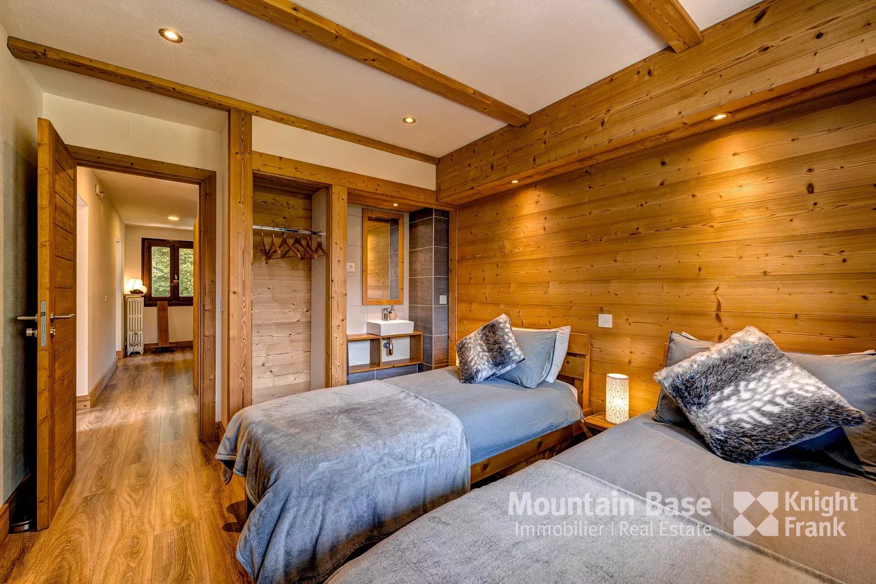 Photo of A 7-bedroom chalet close to the centre of St Jean d'Aulps