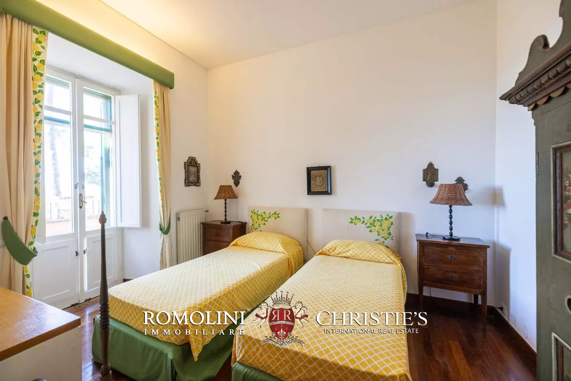 30 Bedroom Villa/Townhouse's Image 42