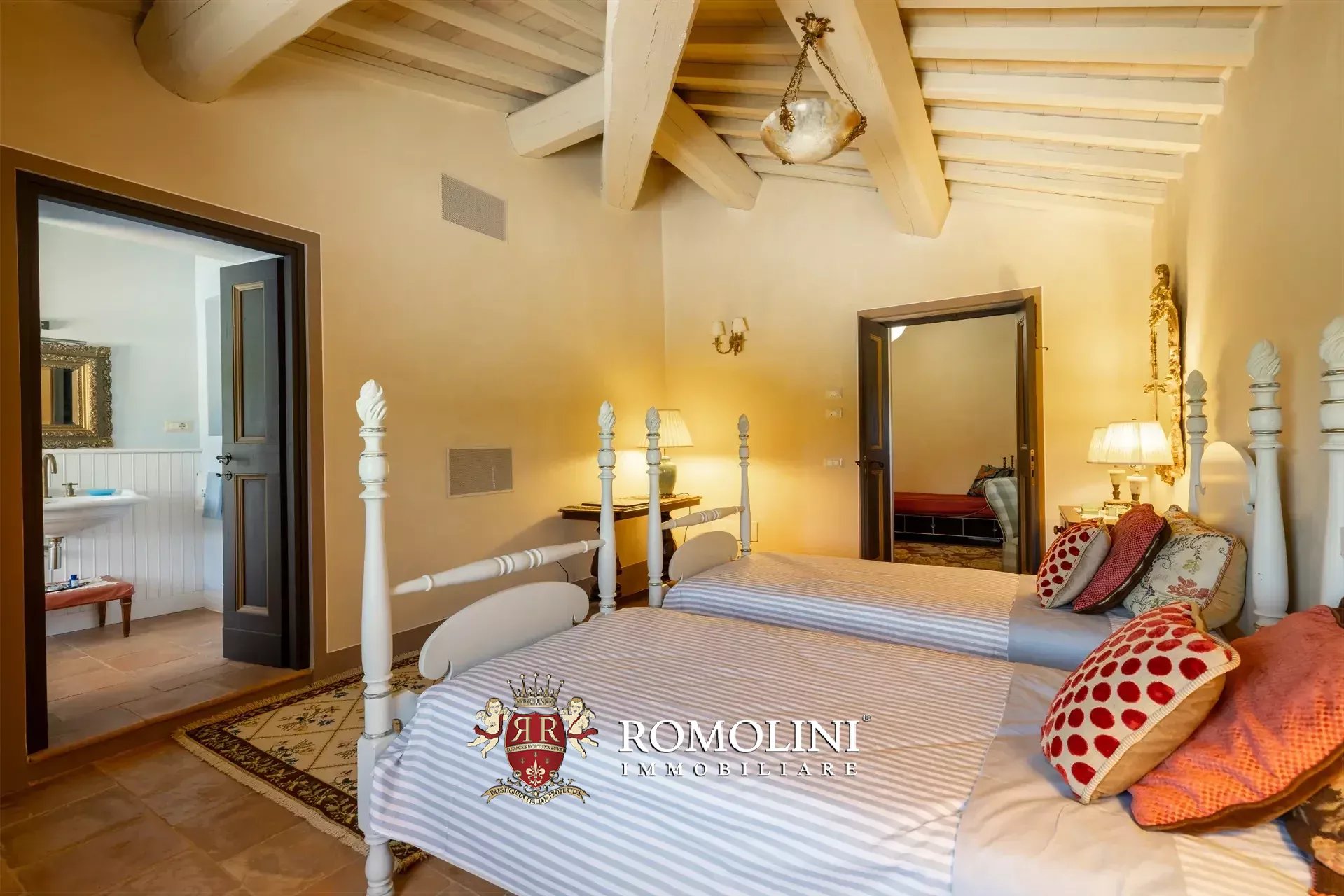 6 Bedroom Villa/Townhouse's Image 104