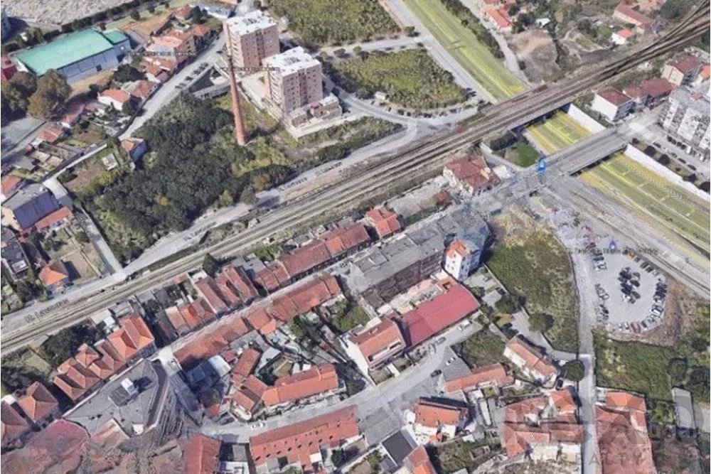 TERRENO COM VIABILIDADE PARA CONSTRUÇÃO EM VALADARES