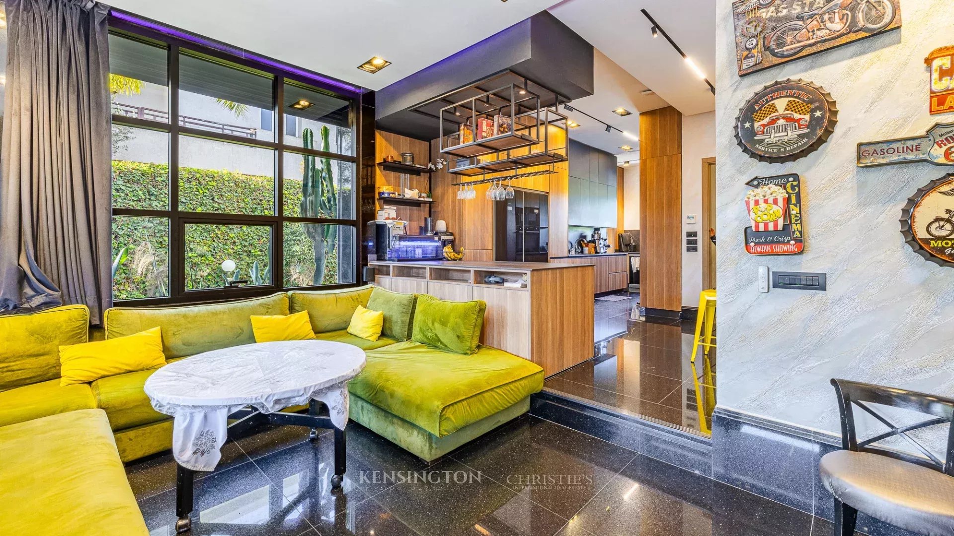 4 Bedroom Villa/Townhouse's Image 3