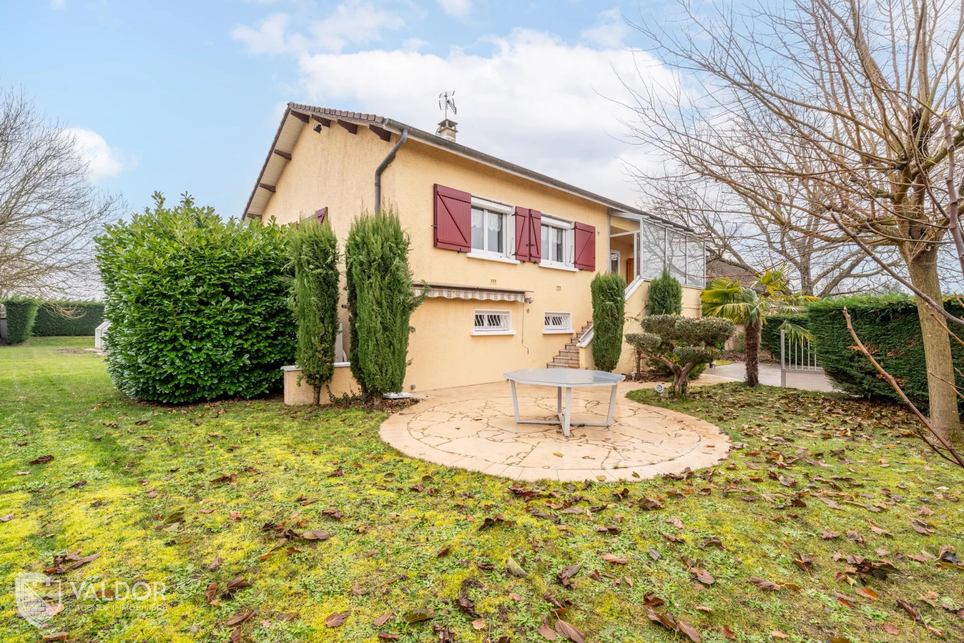 Maison sur sous-sol de 153 m² habitables – Proximité gare SNCF - 1 334 m² de terrain