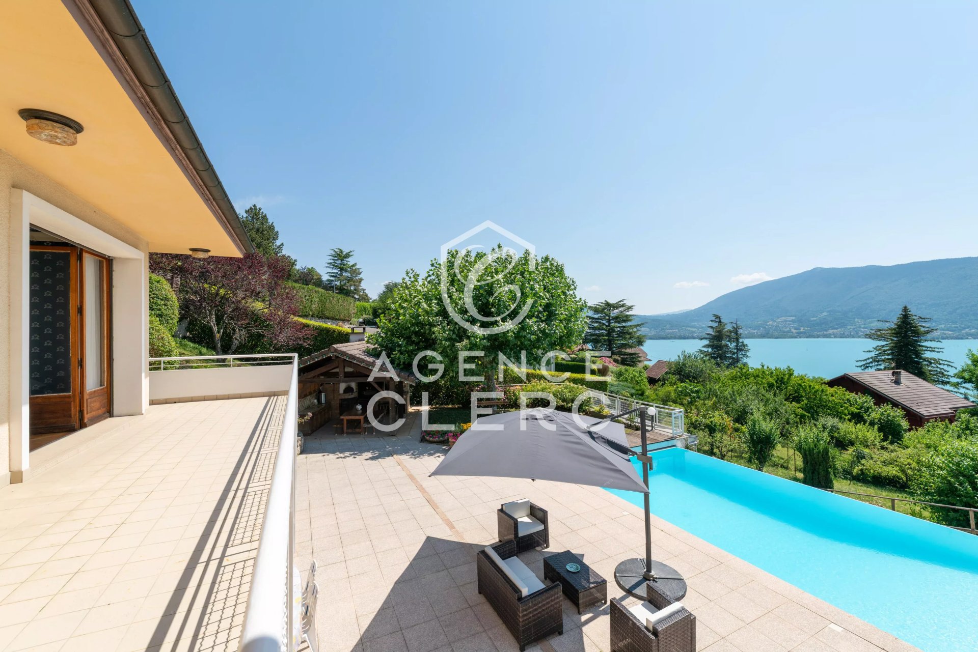 4 Bedroom Villa/Townhouse's Image 5