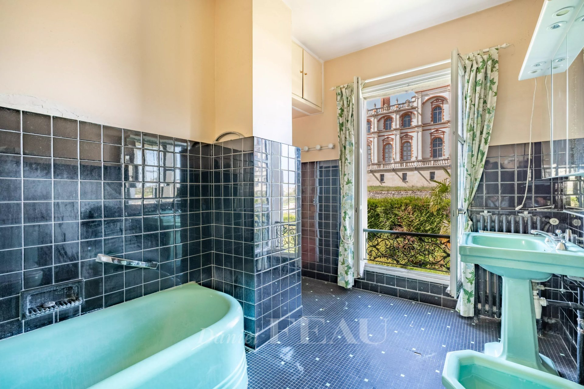 7 Bedroom Villa/Townhouse's Image 4