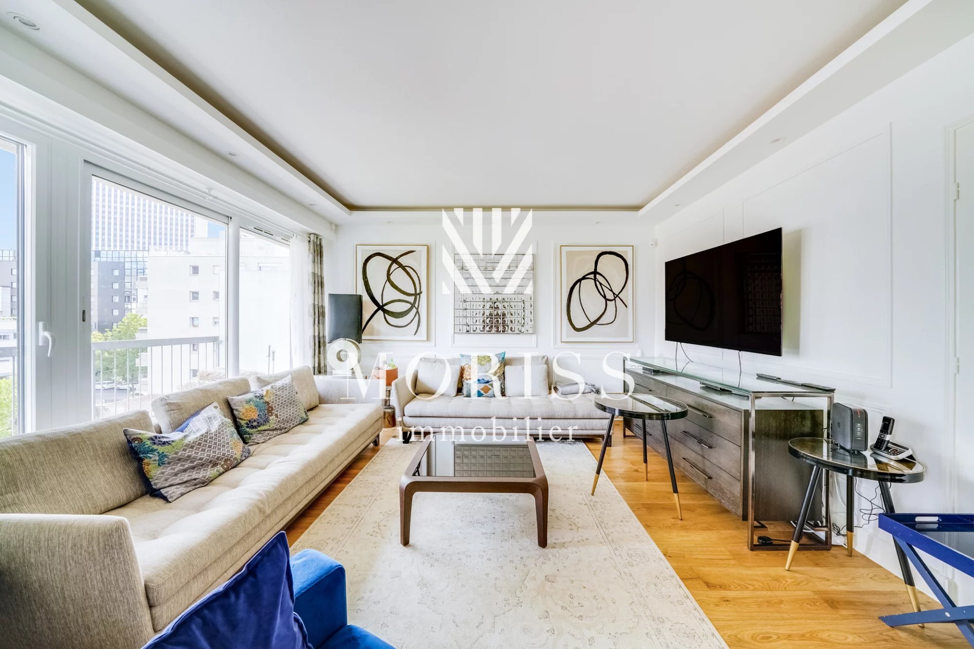 Courbevoie – Appartement 4 pièces + 12 m² de balcon – Métro La D - Image Array