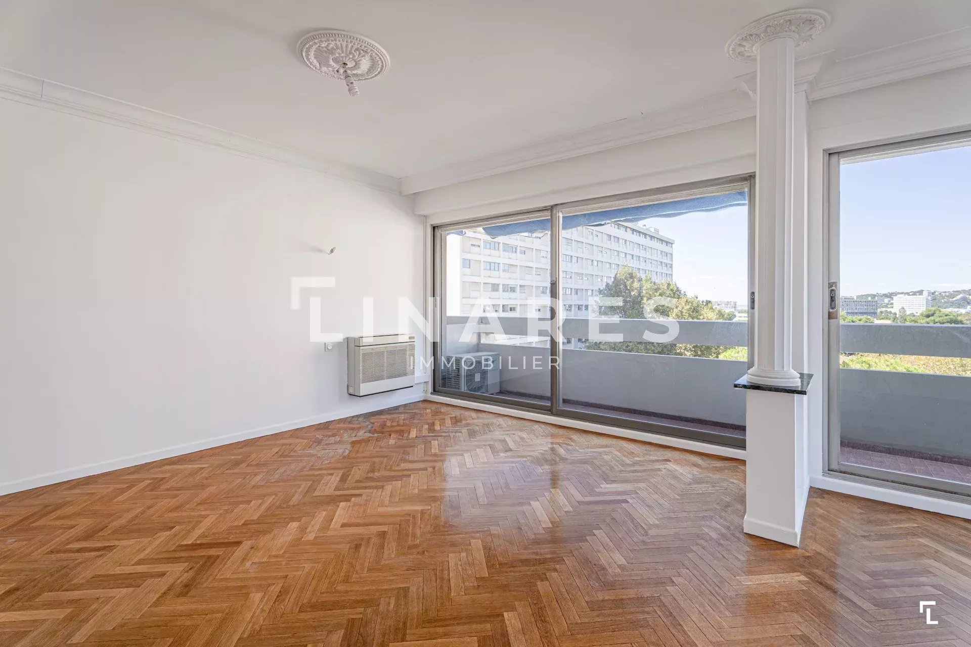 L' ELEGANCE LUMINEUSE -  Appartement  T3 de 111m² + Balcons - 13009