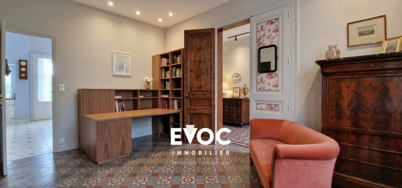 Photo 4 — Maison de maître XIXᵉ à vendre à Montbazin – 185 m², chai, piscine, jardin et dépendances