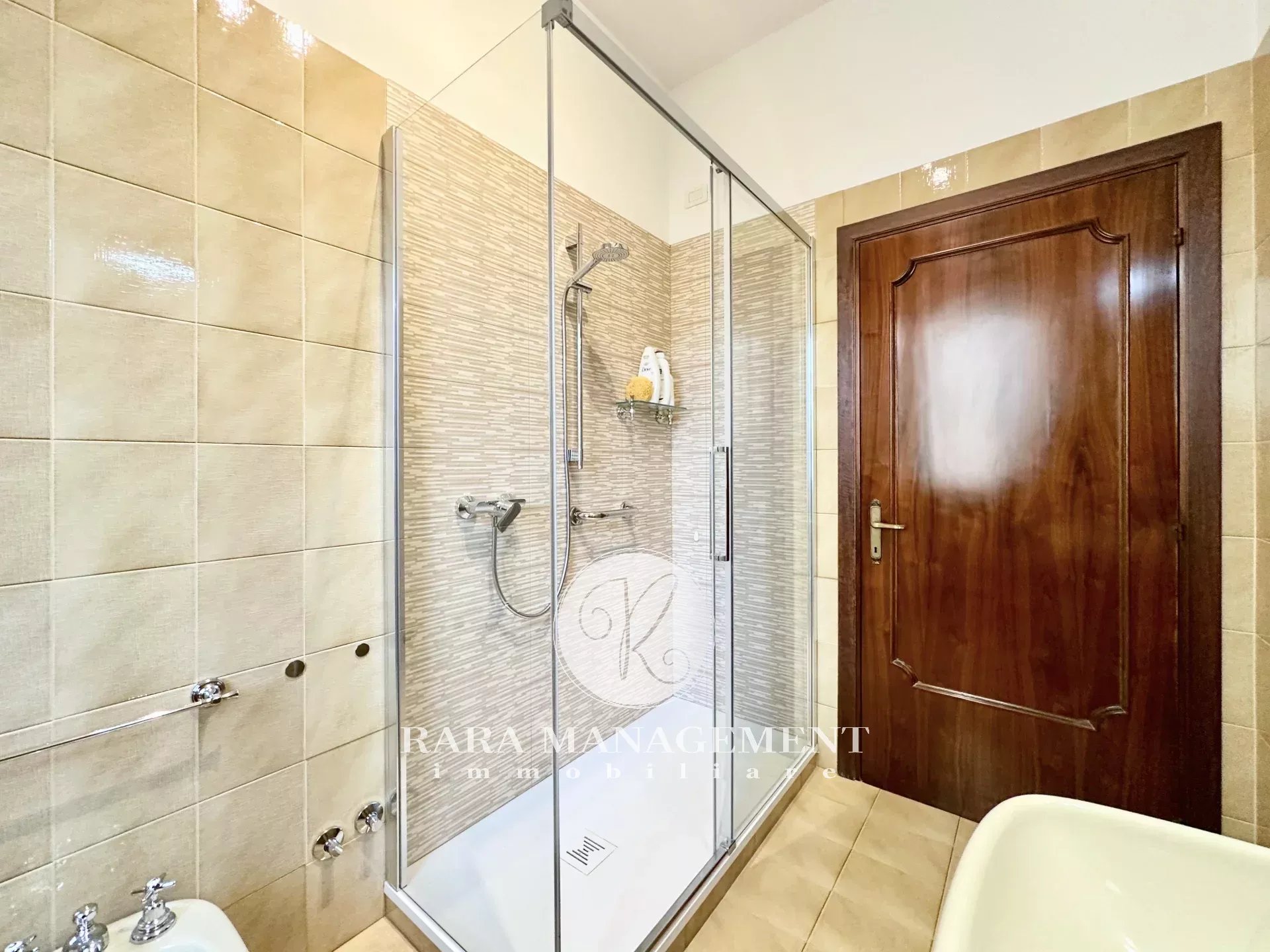PORTO SANT'ELPIDIO, ZONA CRETAROLA | ARREDATO | NO CONDOMINIO | 2 CAMERE MATRIMONIALI | 2 BALCONI | MANSARDA | POSTO AUTO ESCLUSIVO | CORTE ESCLUSIVA | ZONA RESIDENZIALE RISERVATA E BEN SERVITA |