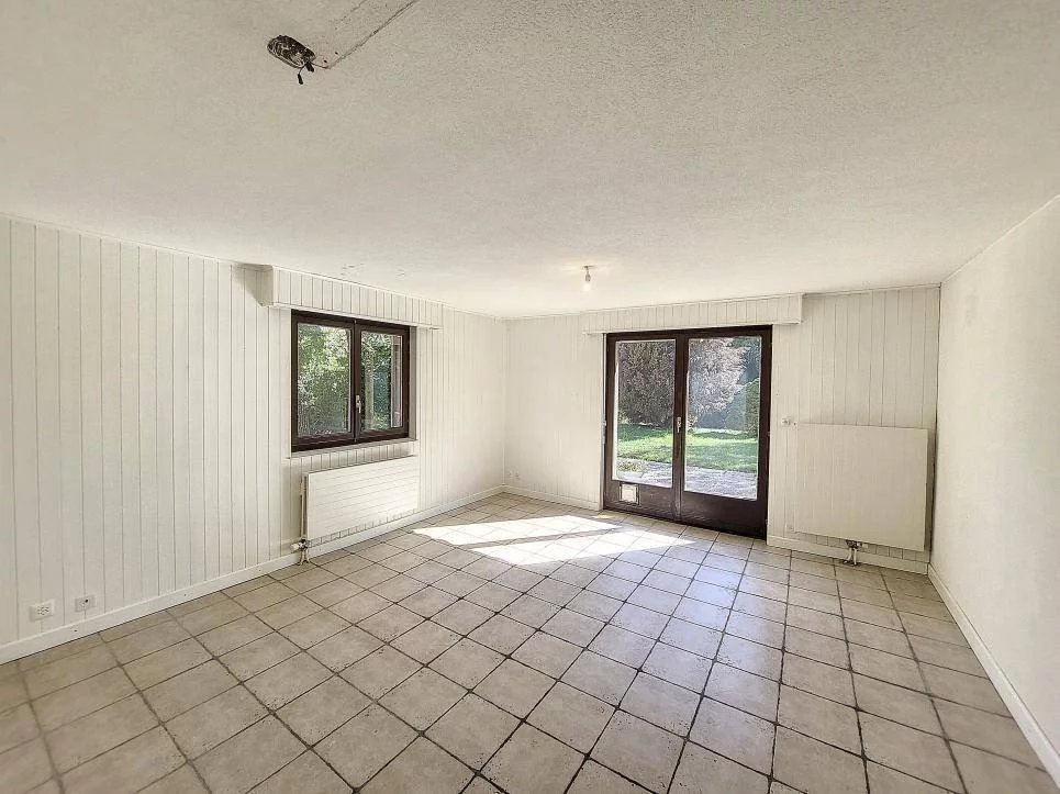 Opportunité pour Investisseurs : Immeuble avec 3 Appartements Spacieux !