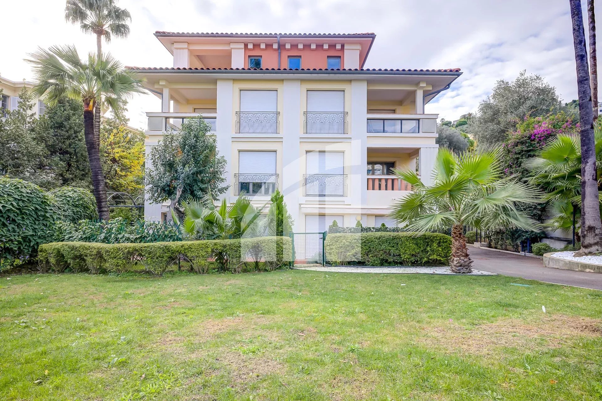 Beaulieu-sur-mer// Appartement de 3P avec terrasse//à deux pas de la mer//