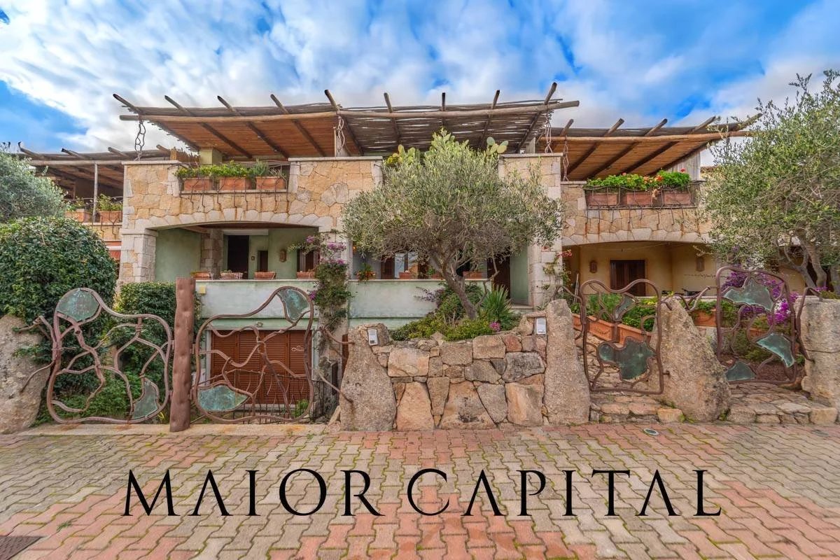 Arzachena | Cannigione | Graziosa villetta a schiera su tre livelli e vista mare