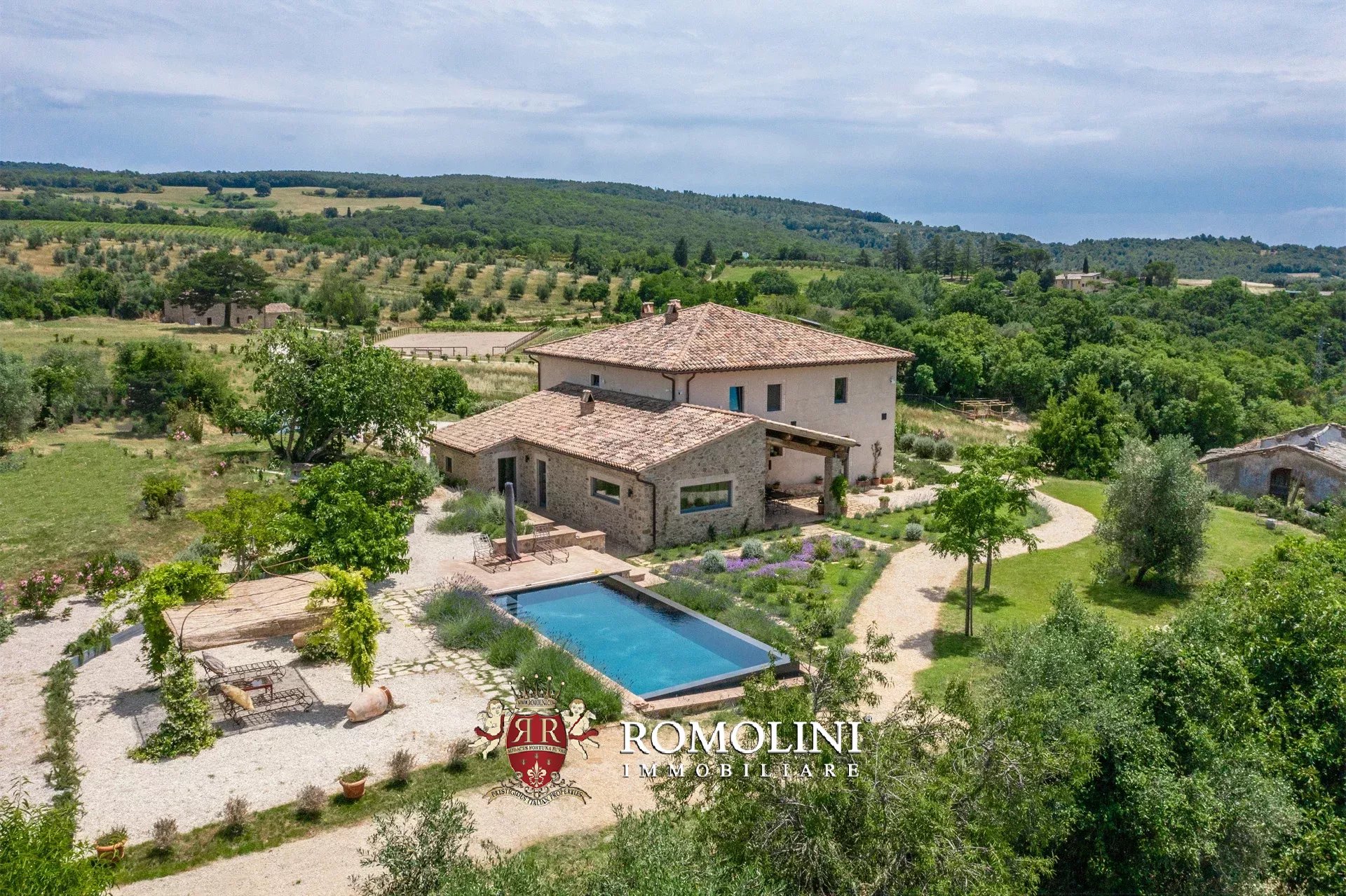6 Bedroom Villa/Townhouse's Image 12