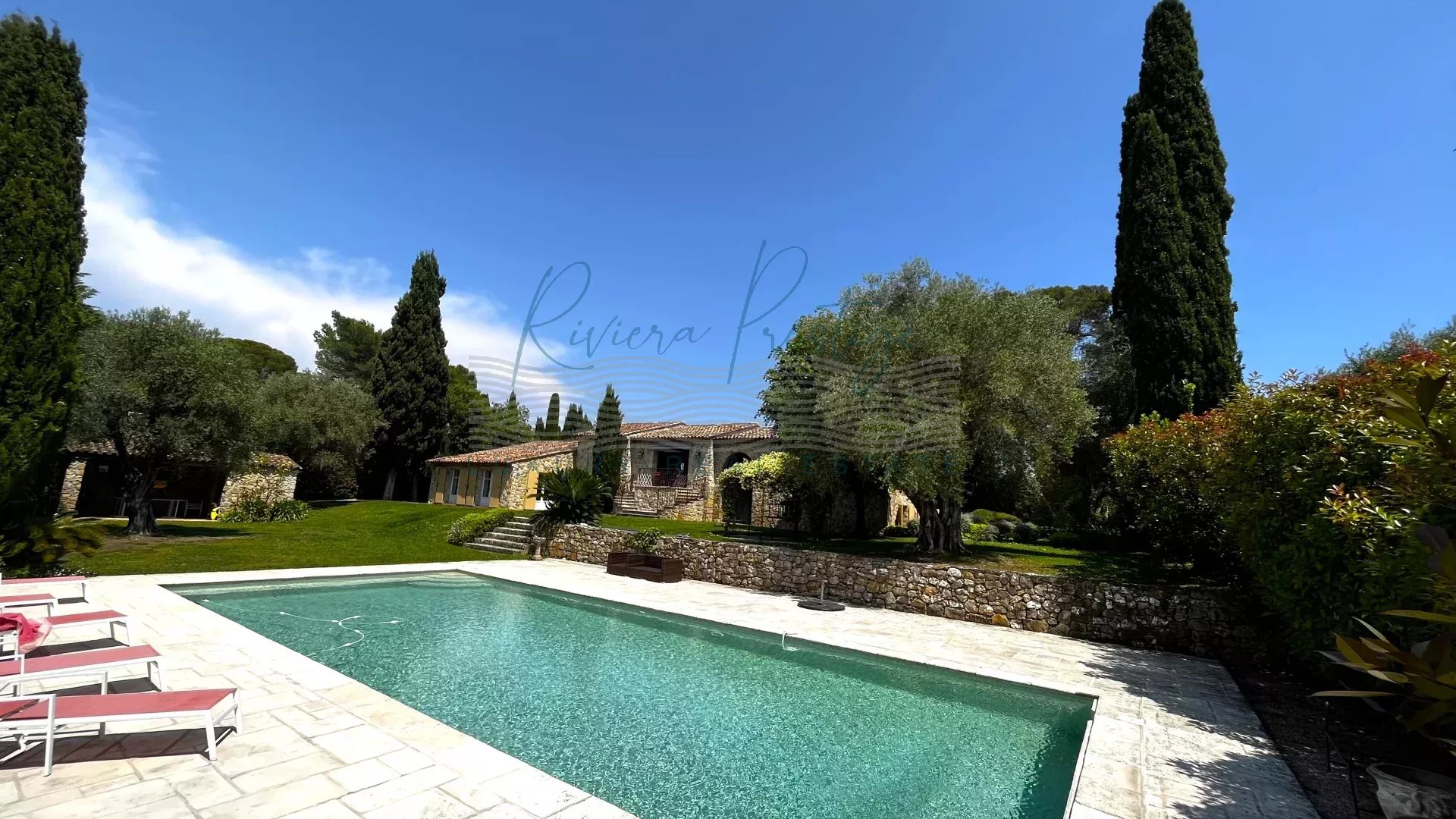 Agence immobilière de 