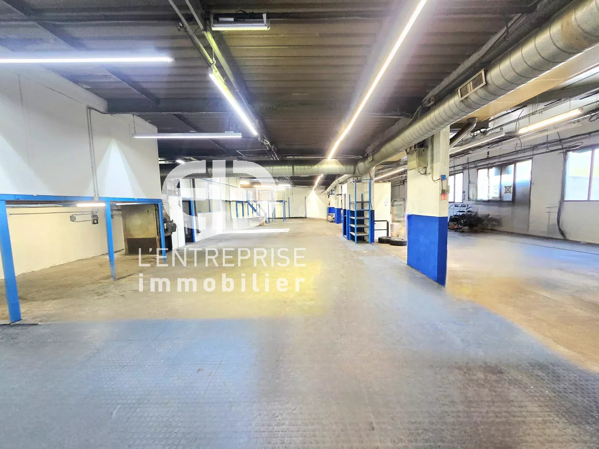 À LOUER ENTREPÔT 738 m² CONTES - SECTEUR EST DE NICE