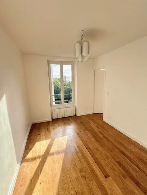 92240 MALAKOFF - APPARTEMENT 2 PIÈCES - Image Array