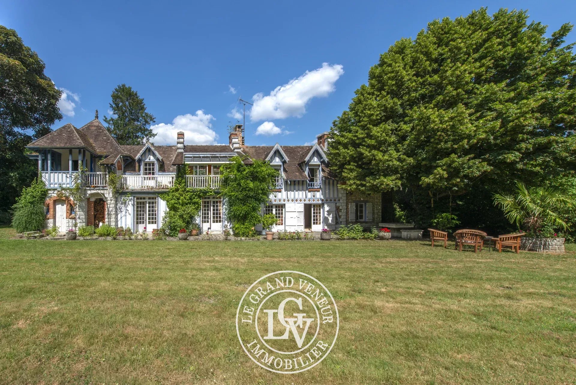 BOIS LE ROI - BORD DE SEINE - PROPRIÉTÉ DANS UN UN CADRE NATUREL EXCEPTIONNEL