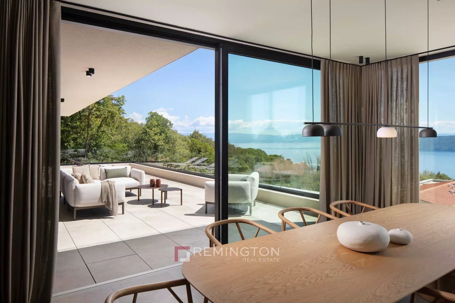 4 Bedroom Villa/Townhouse's Image 9