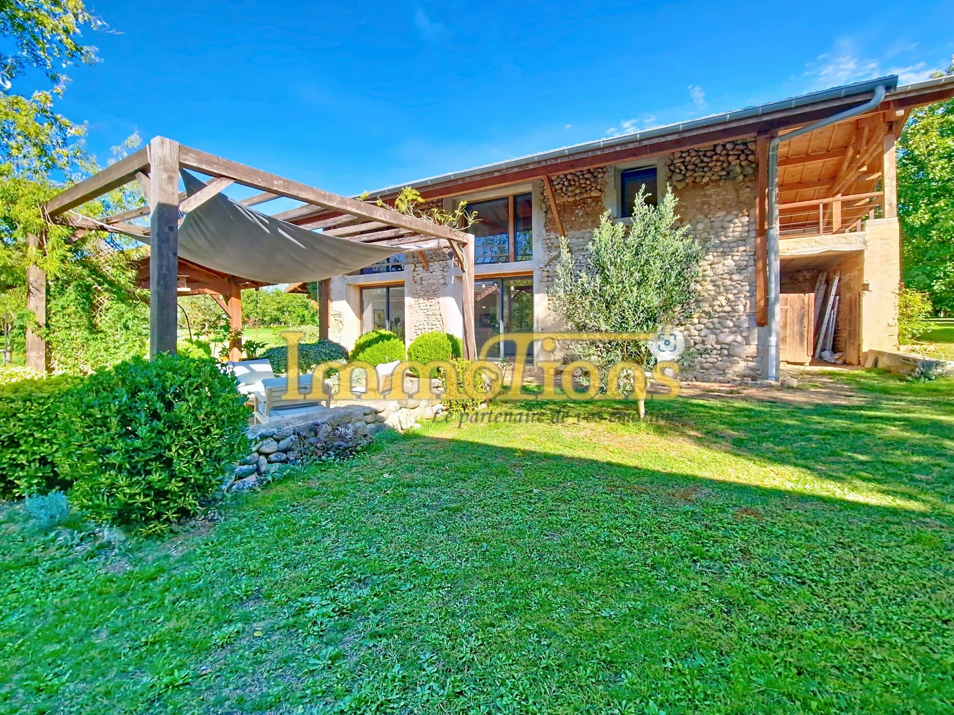 Sale House Saint-Hilaire-du-Rosier
