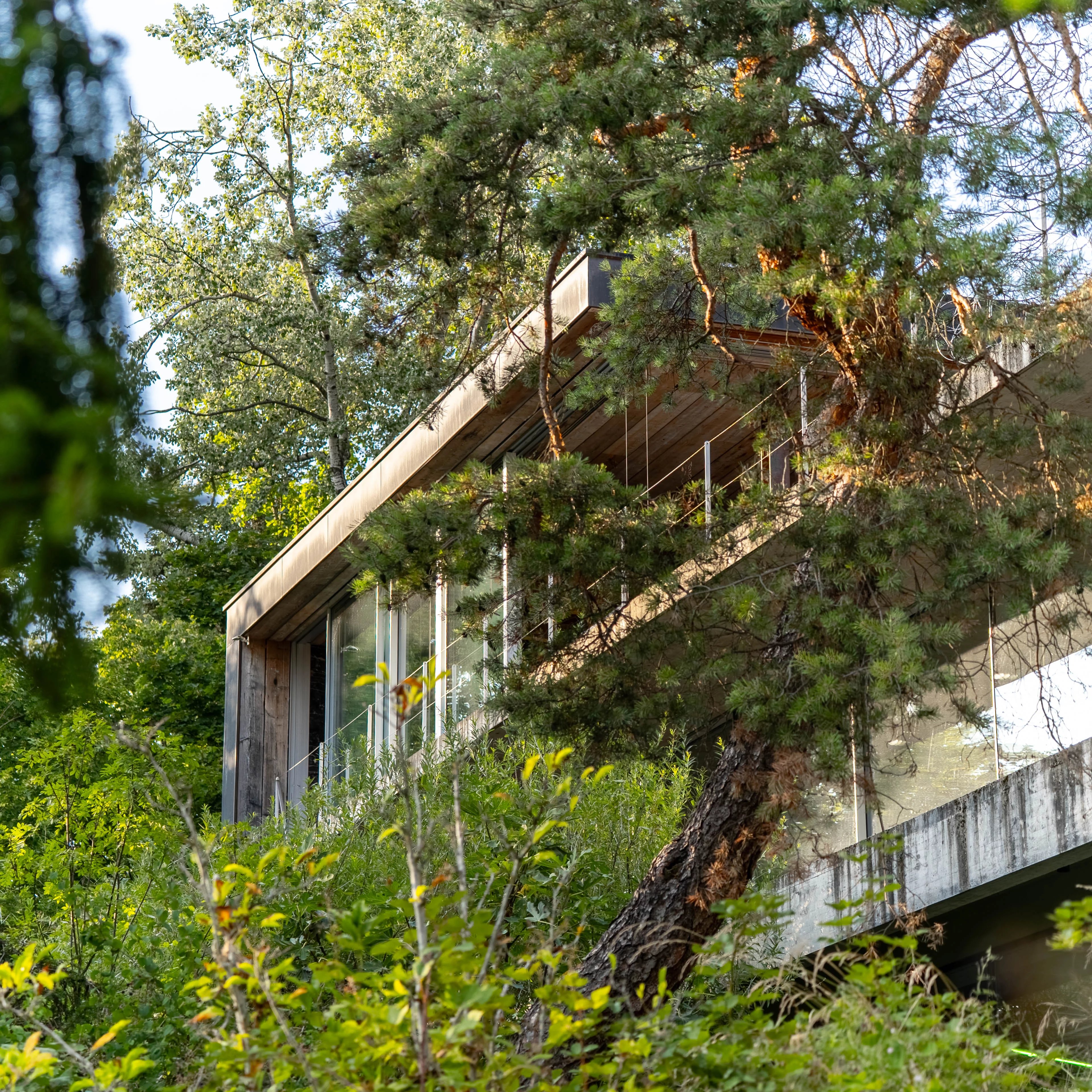 Architect-designed home in Conches, surrounded by nature, light, and panoramic views