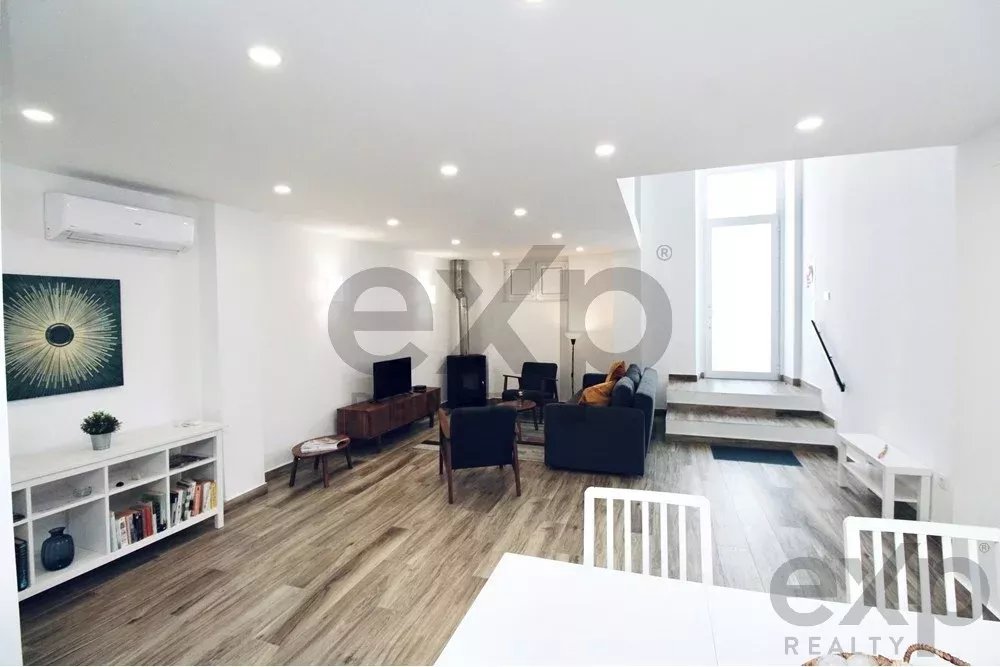 Elegant Villa: Modern Paradise in Fuseta 85949001 image 4