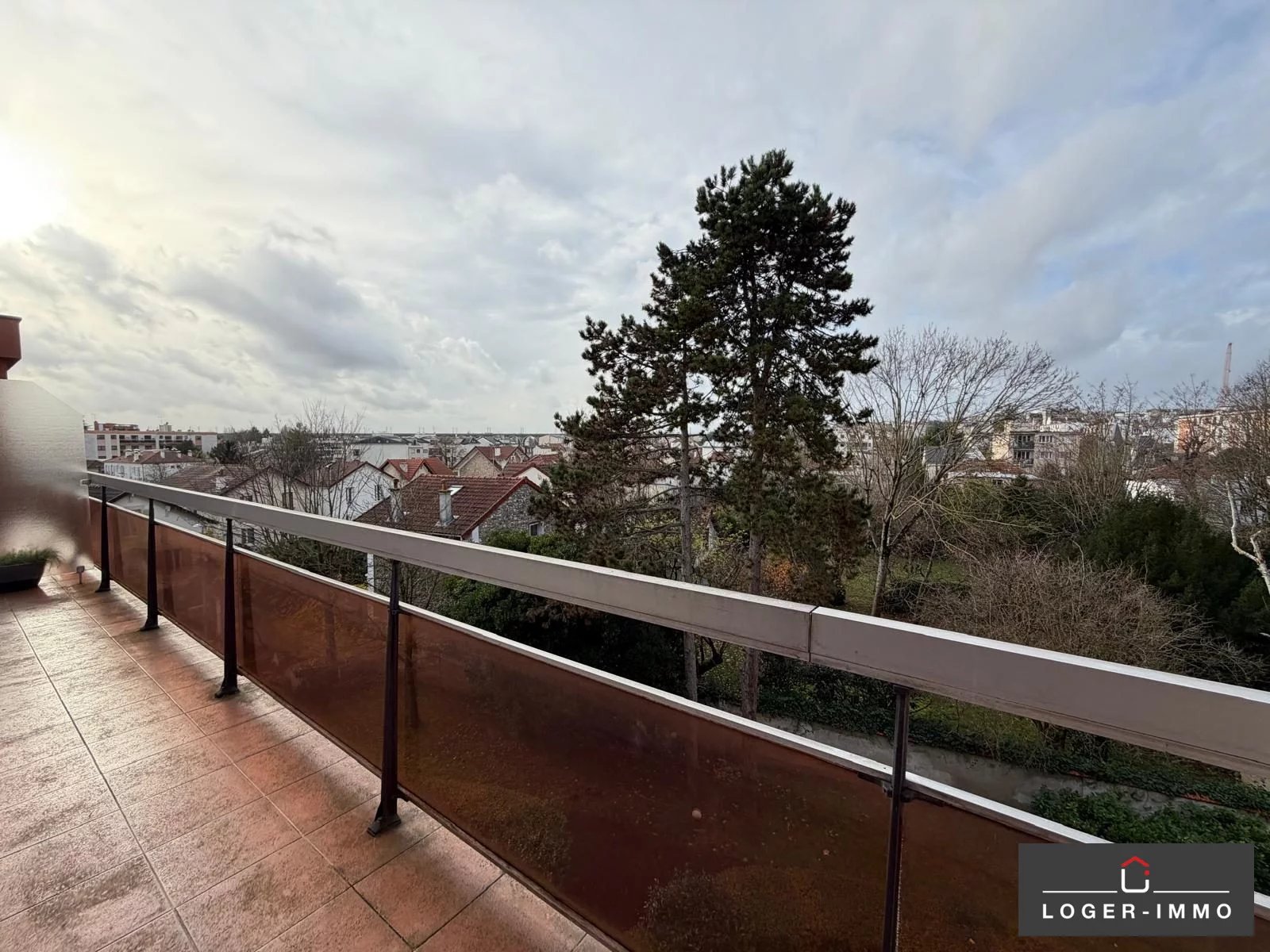 BEAU 2P DERNIER ETAGE VUE DEGAGEE