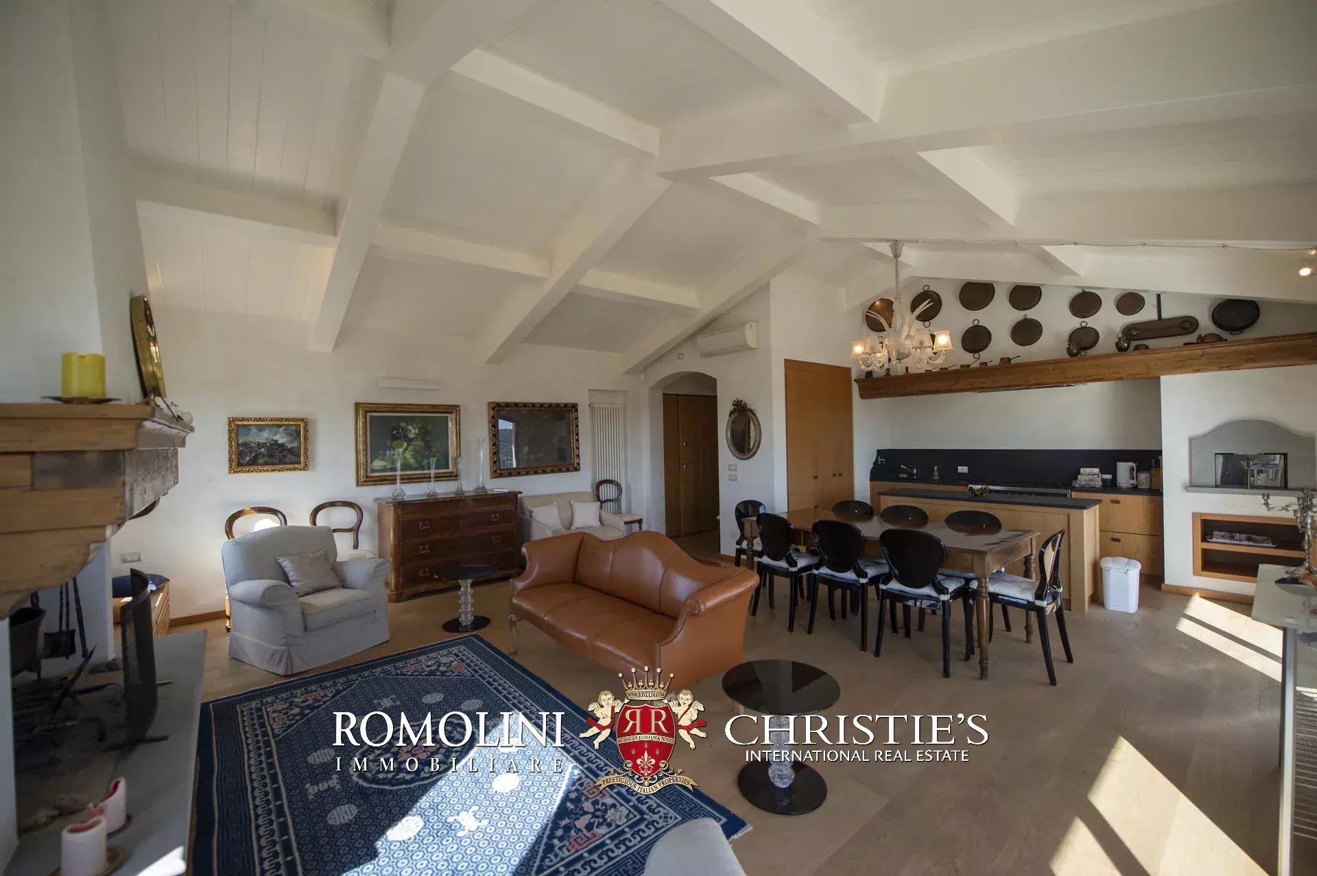11 Bedroom Vineyard's Image 62
