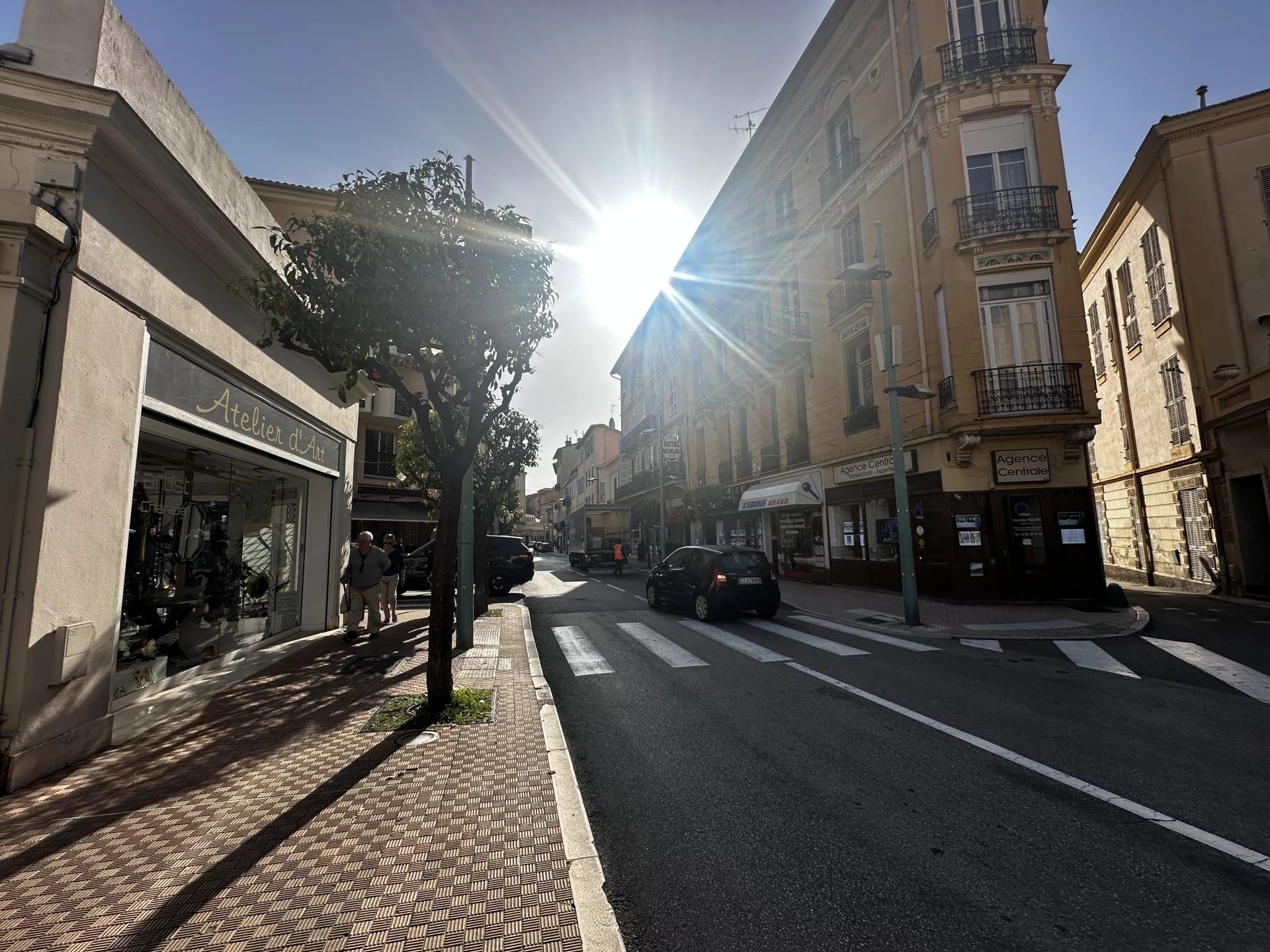 VENTE DROIT AU BAIL - PLEIN CENTRE MENTON