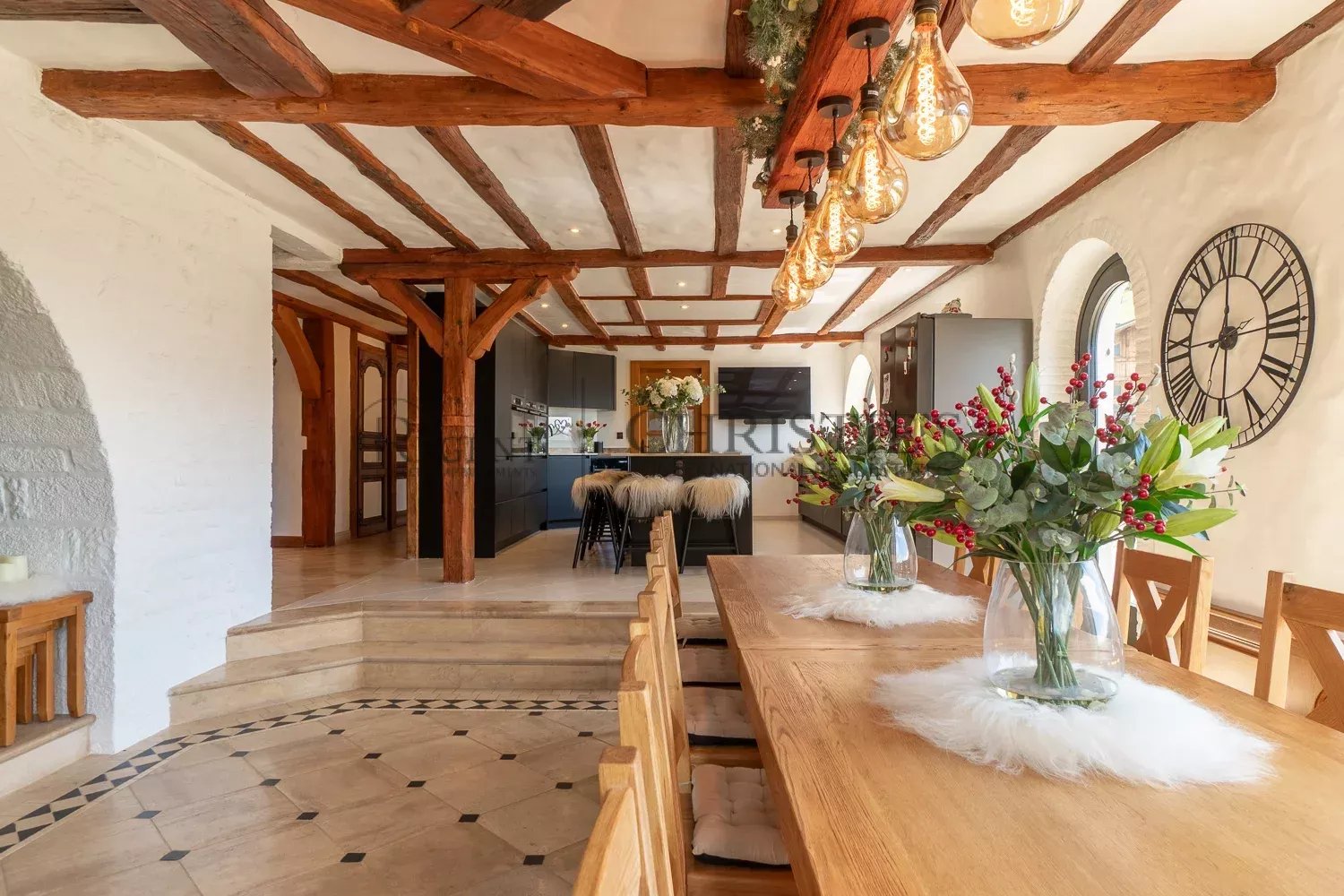 6 Bedroom Villa/Townhouse's Image 18