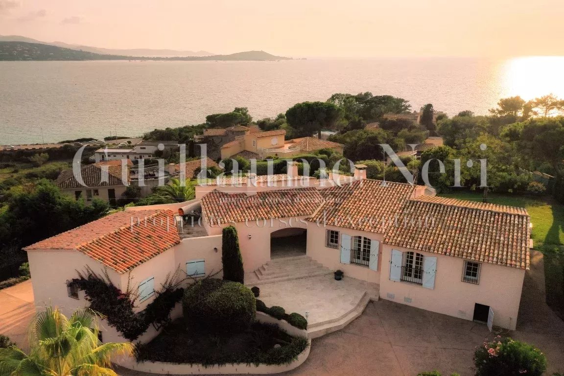 VILLA RIVOLI- Piscine, 6 chambres, plage à pieds