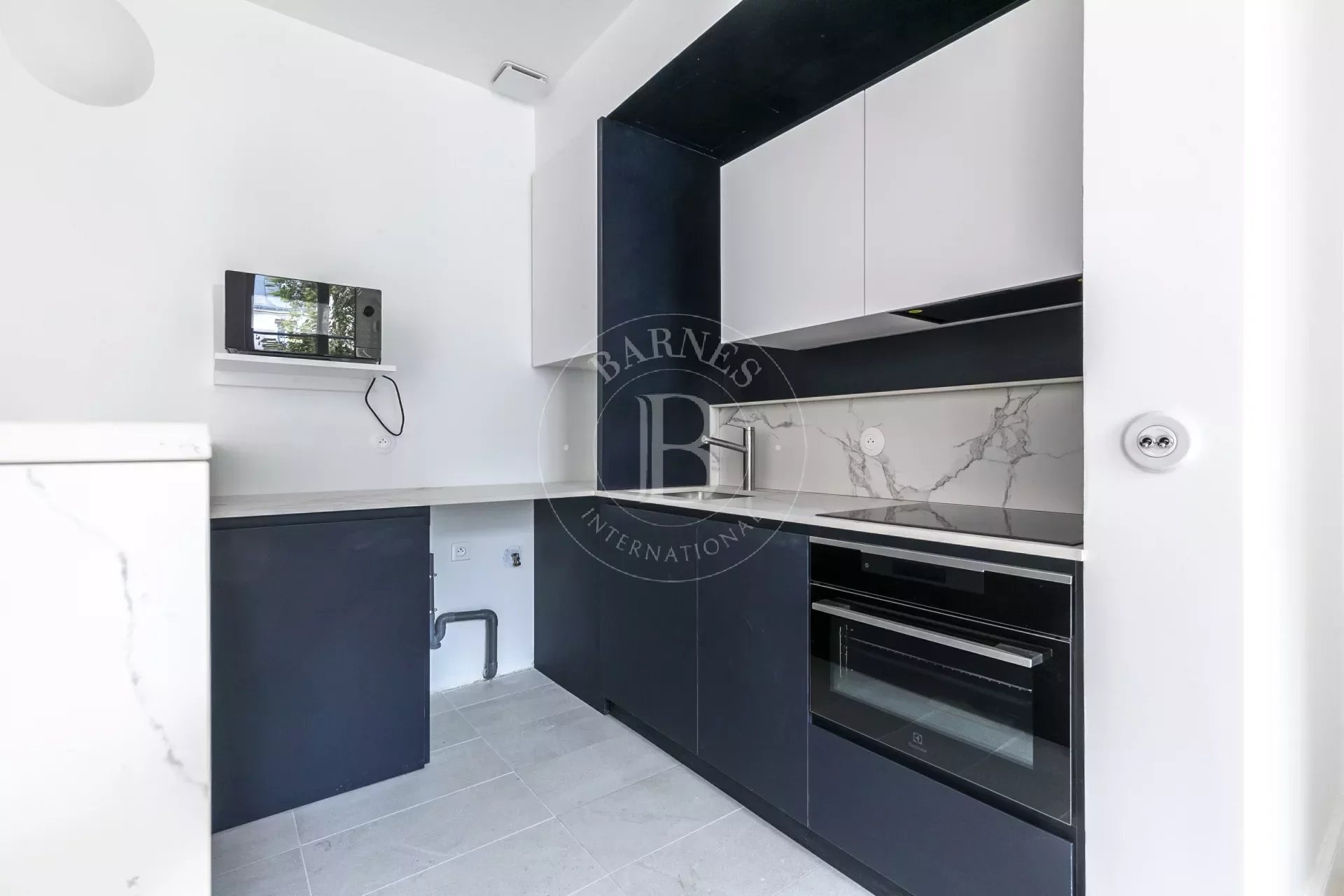 Paris 6 - Carrefour de la Croix Rouge - Exclusive - Fully renovated two-room apartment - Quiet, bright, spacious