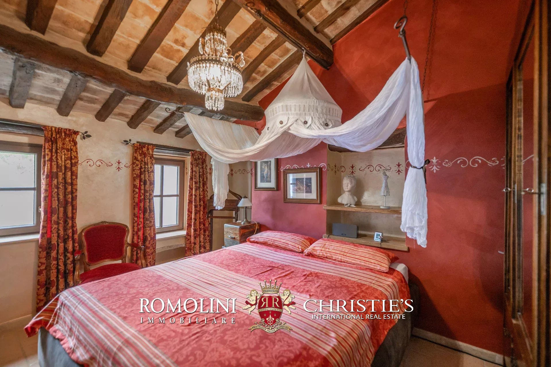 13 Bedroom Vineyard's Image 56