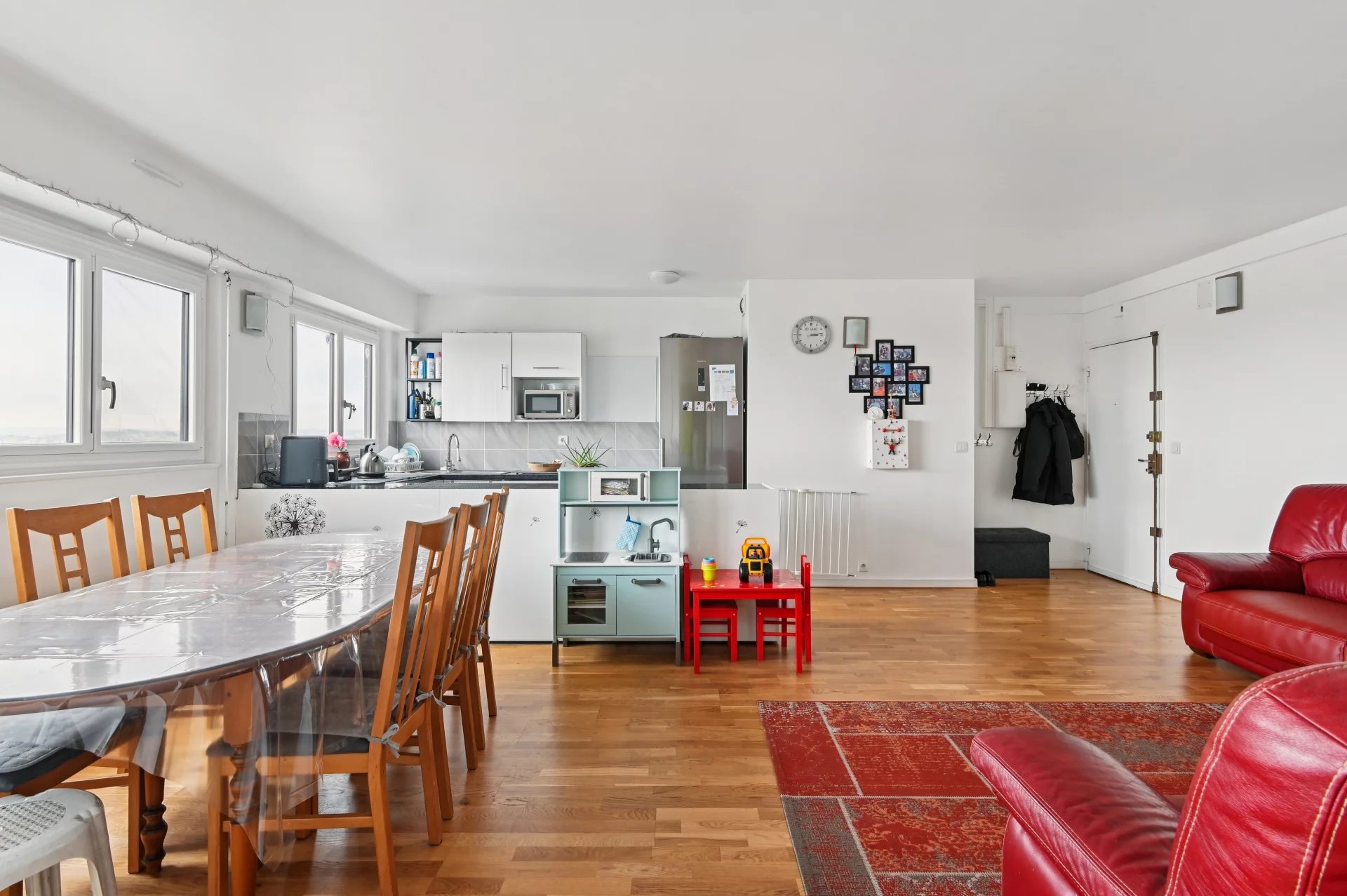 Sale Apartment Courbevoie Hôtel de ville