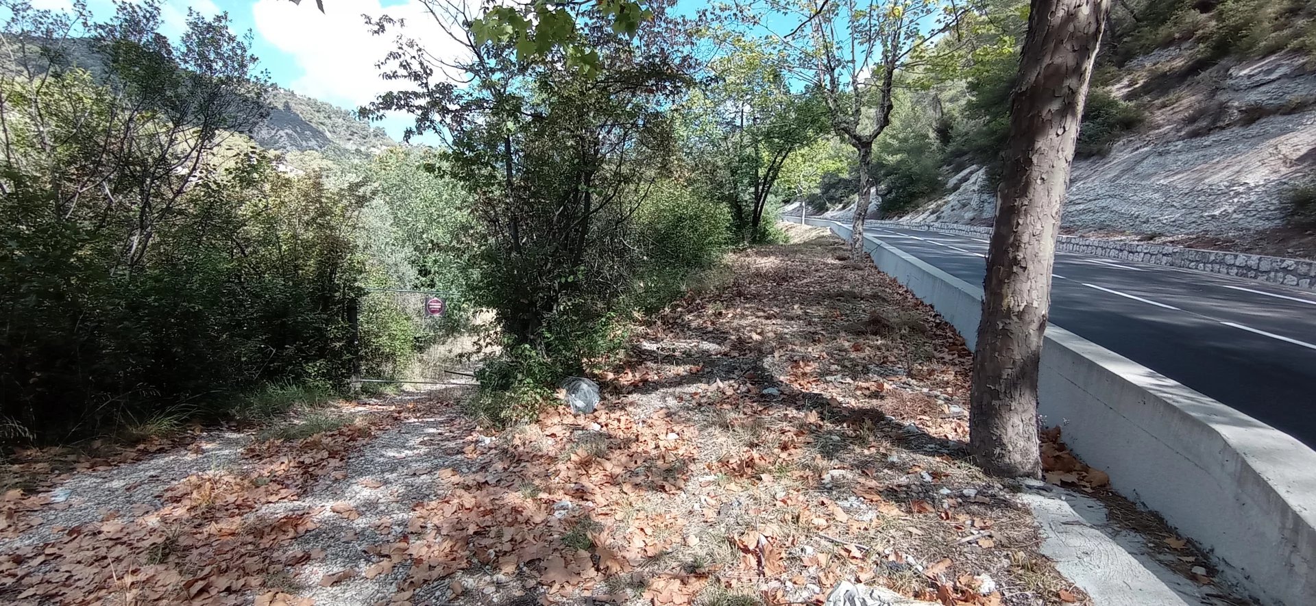 Parking à vendre, L'Escarène