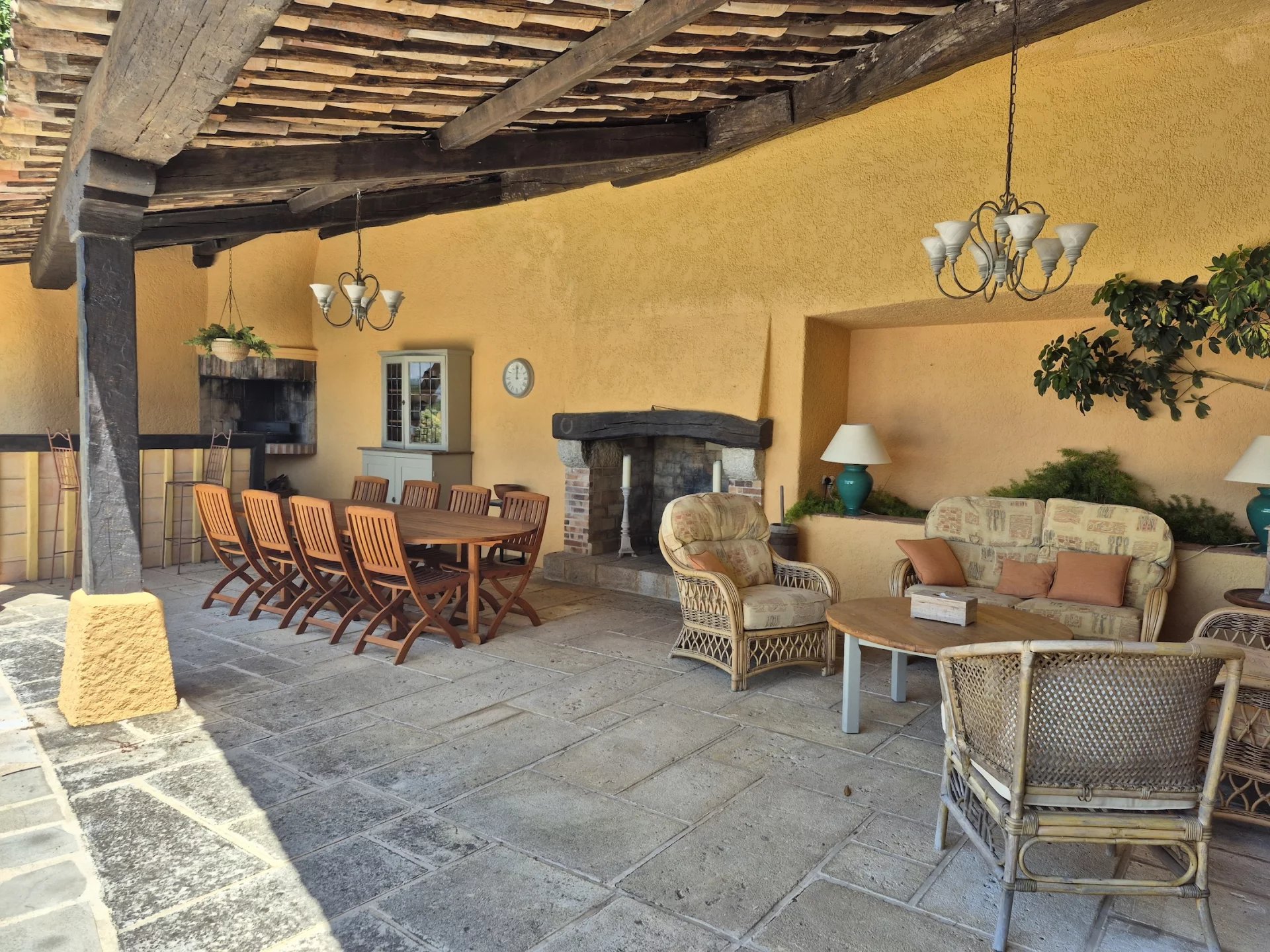  Image of Villa - 6 Bedrooms for Sale in Alpes-Maritimes-Vence-France, Image 9