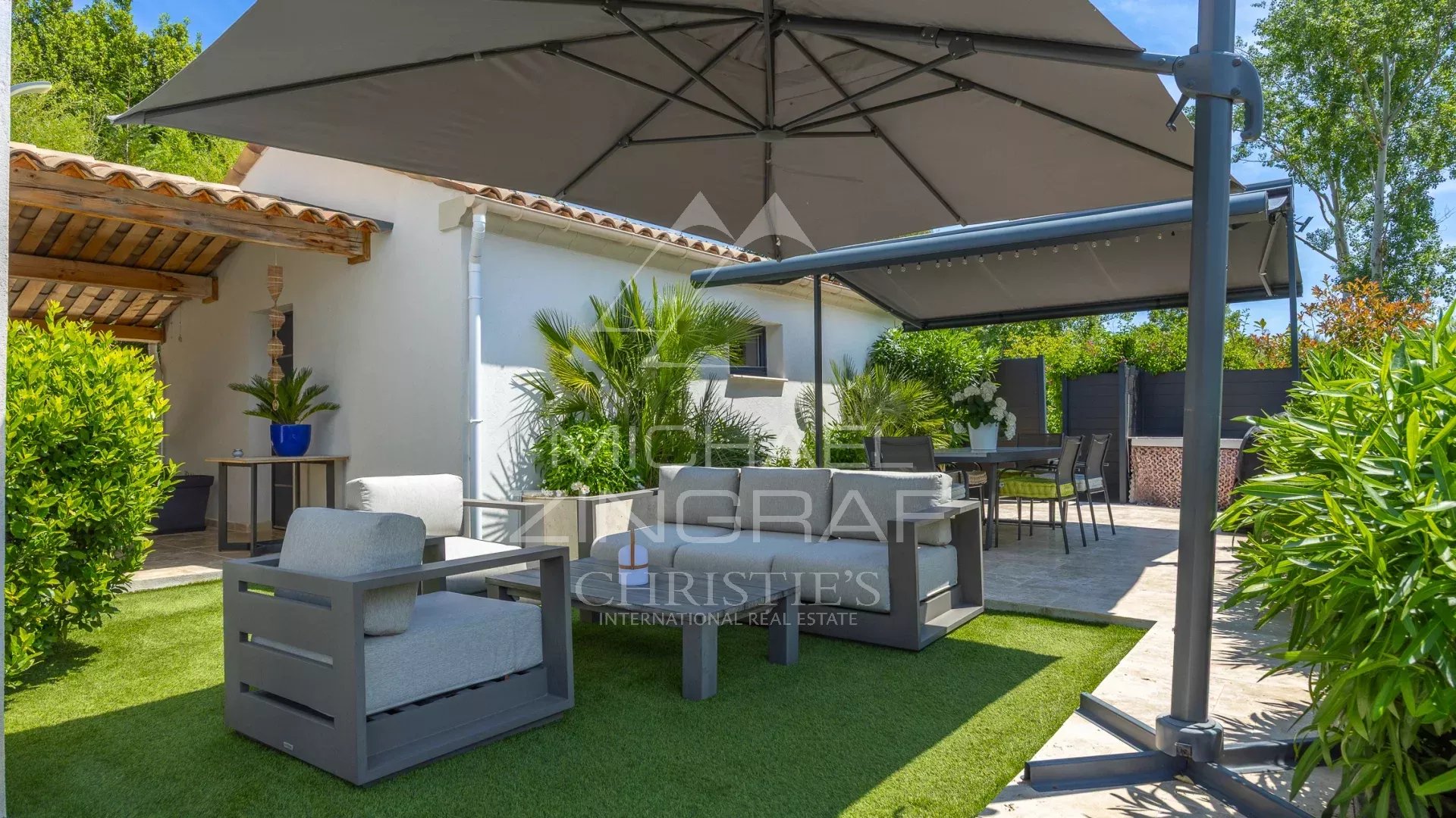 4 Bedroom Villa/Townhouse's Image 8