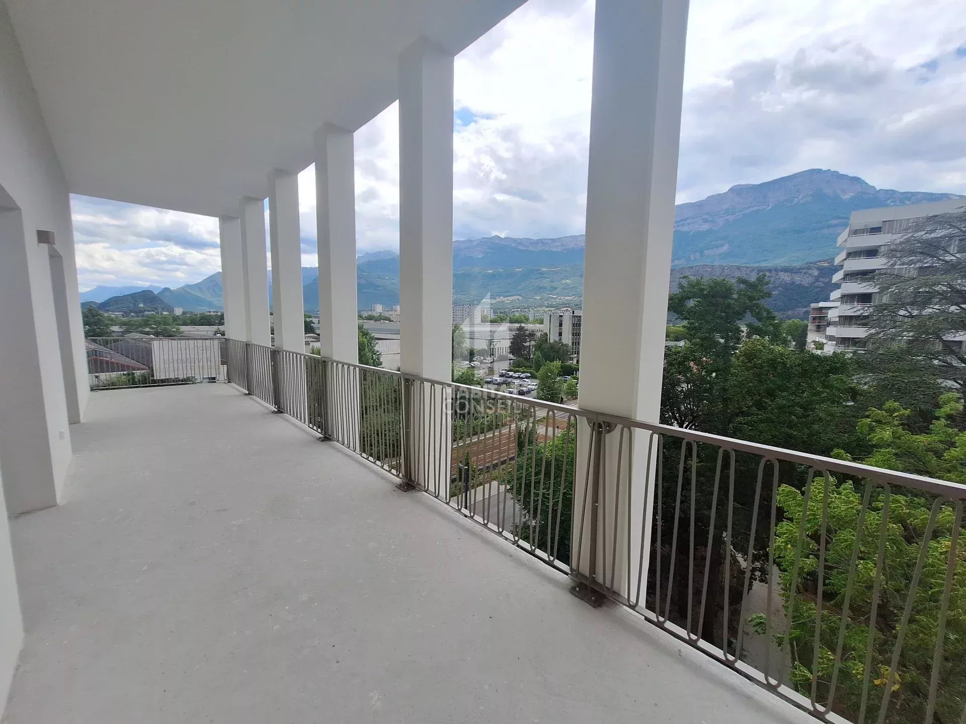 Agence immobilière de 