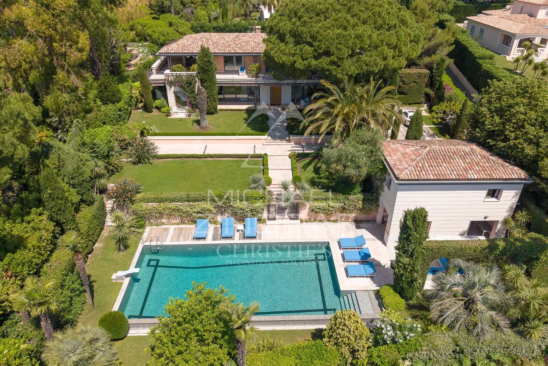 5 Bedroom Villa/Townhouse's Image 13